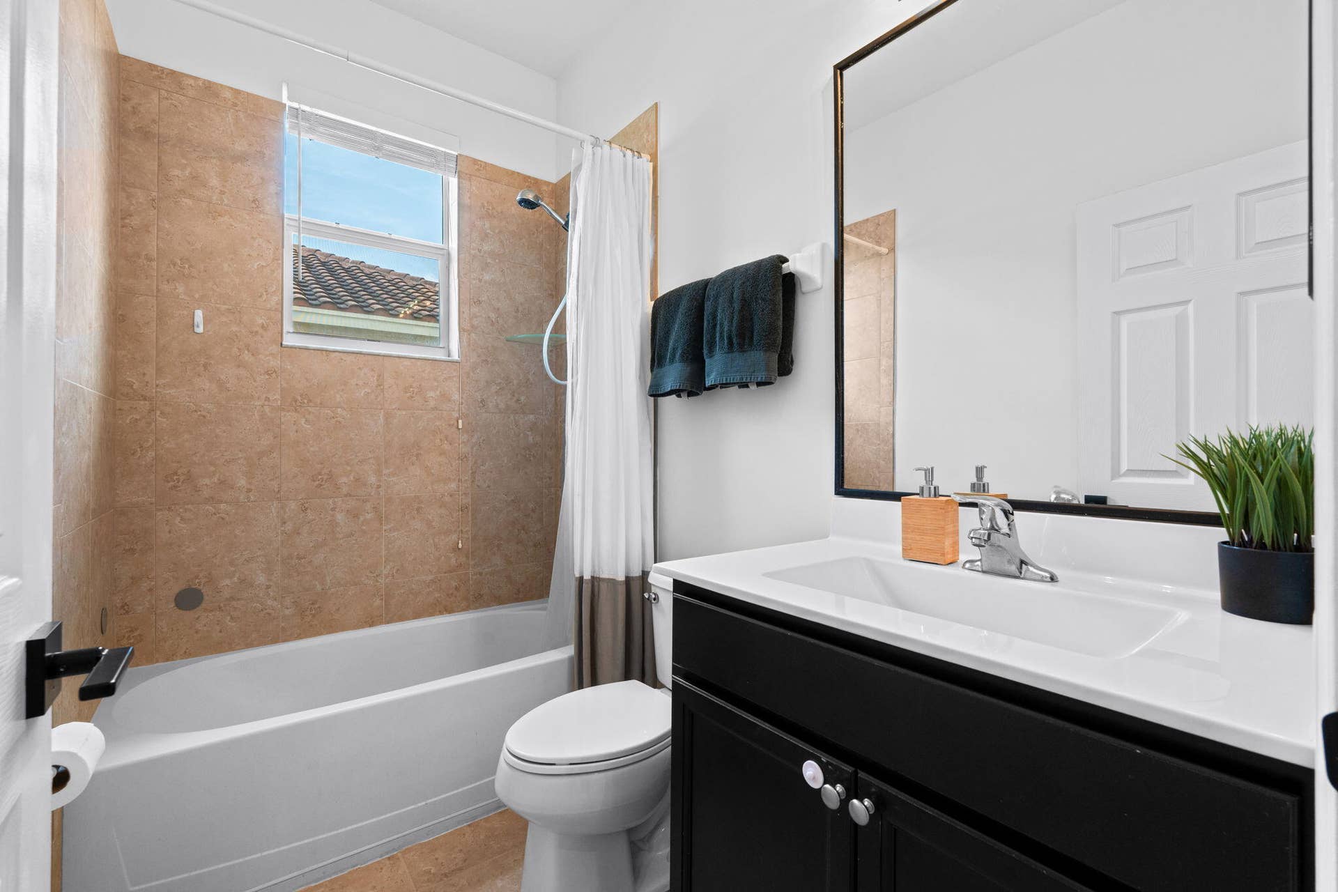 31-web-or-mls-A7409808