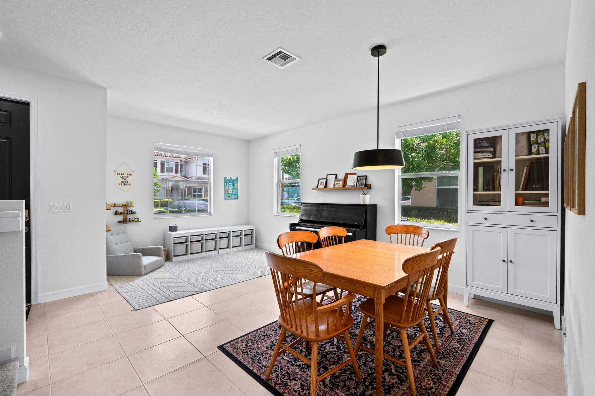 7-web-or-mls-A7409868