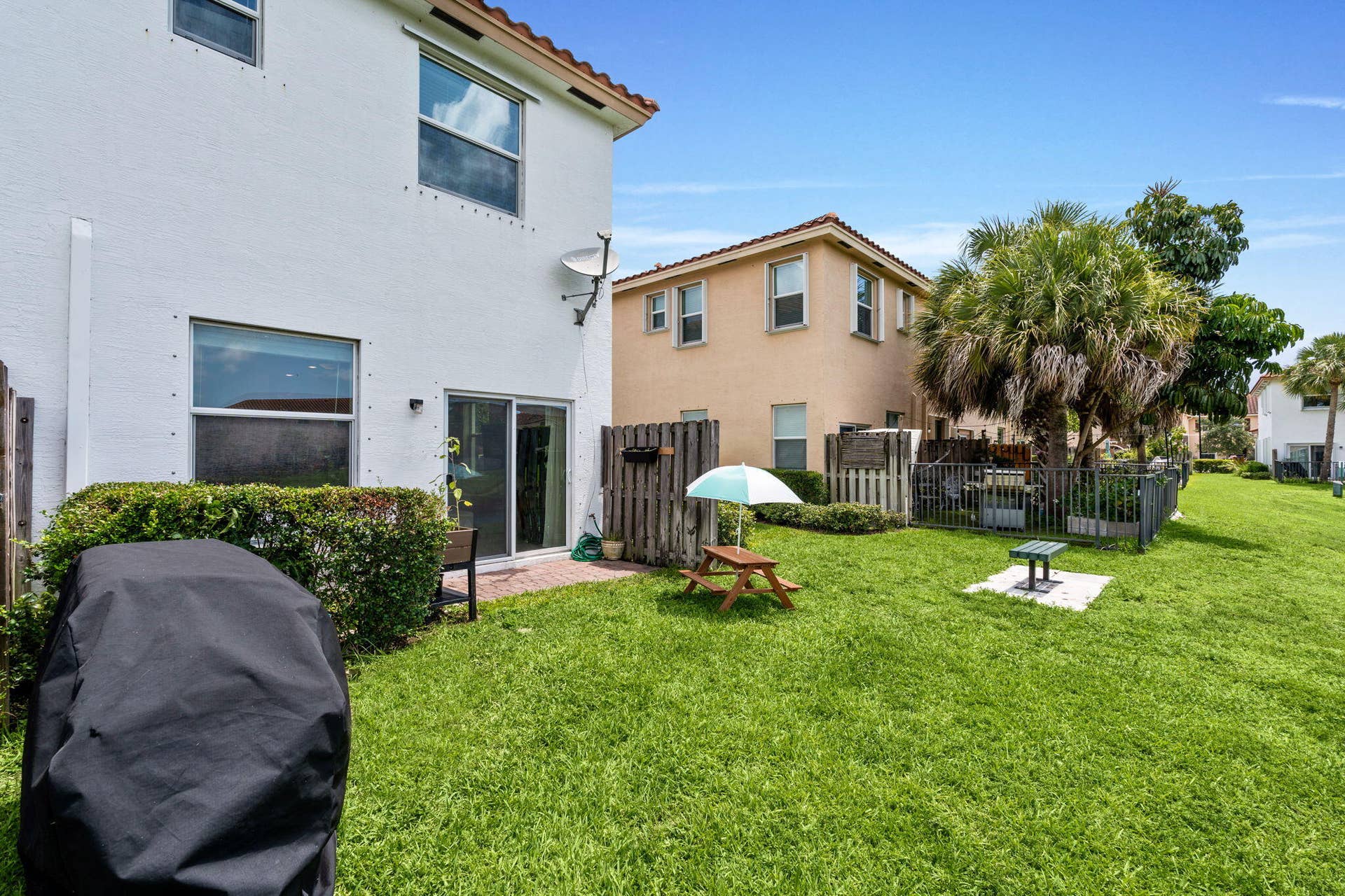 33-web-or-mls-A7409789