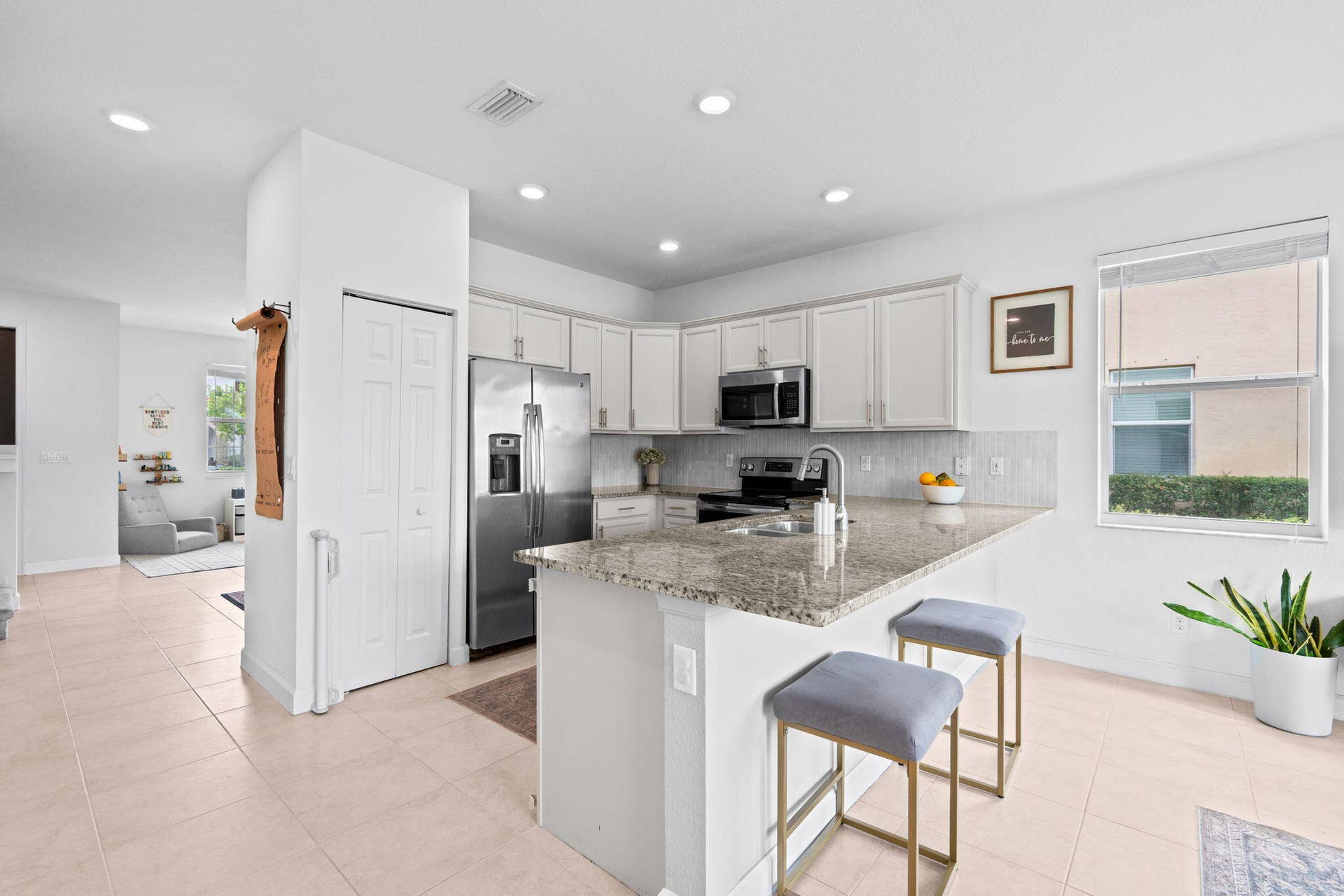 11-web-or-mls-A7409904