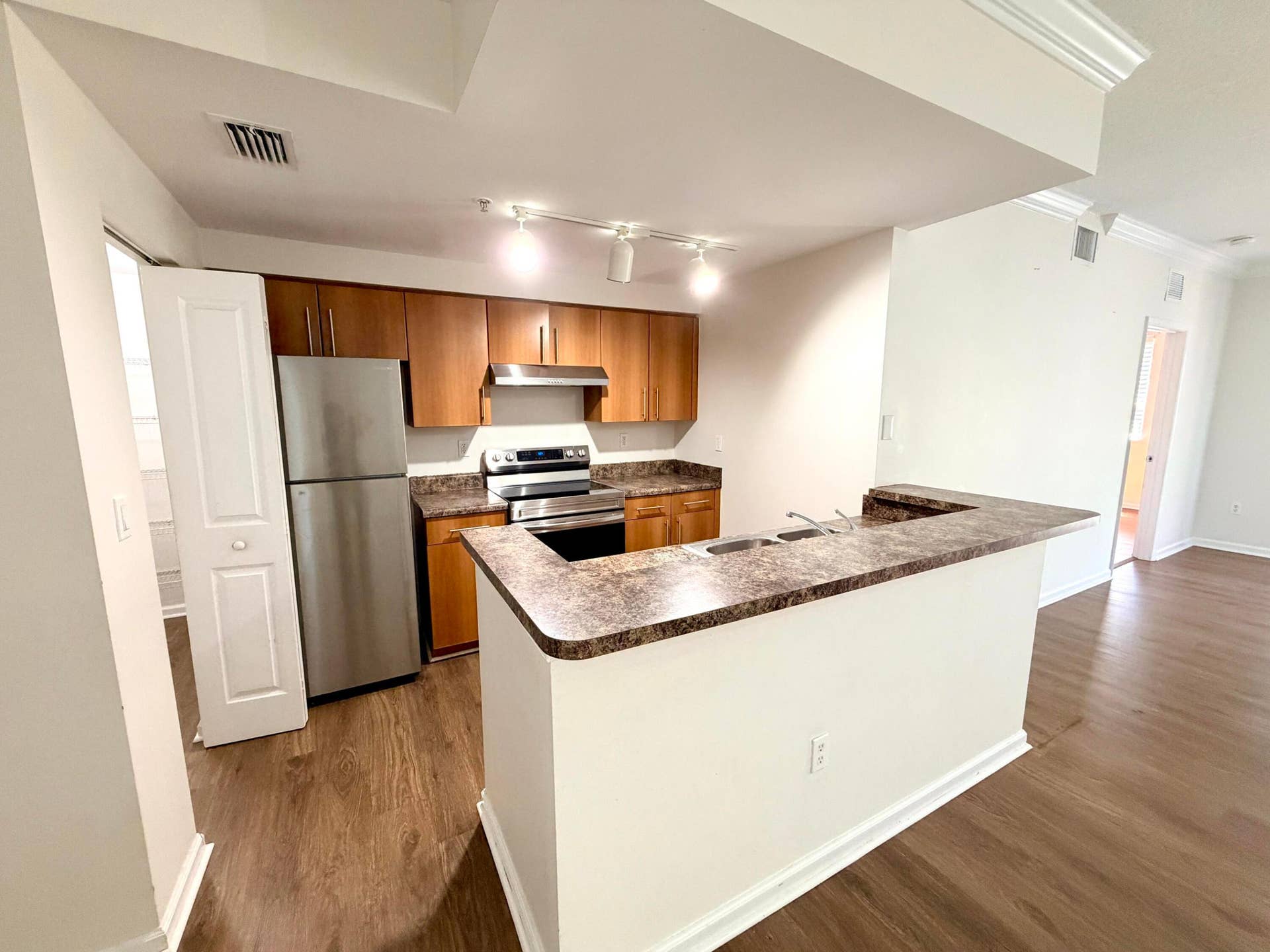 5840 W SAMPLE Road, #303, Coral Springs, FL 33067 31