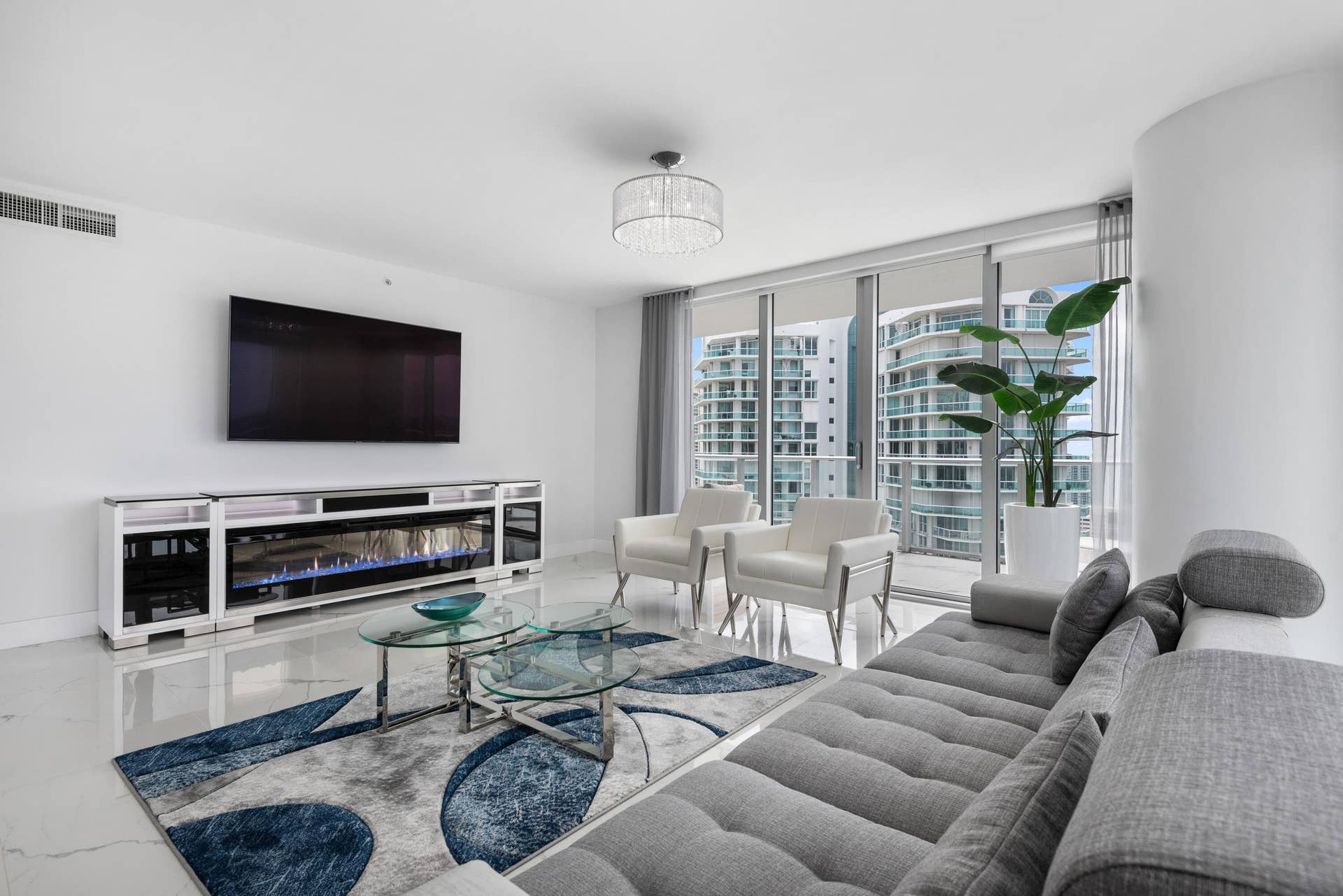 300 Sunny Isles Boulevard, #4-2408, Sunny Isles Beach, FL 33160 06_300SunnyIslesBlvd_Unit42408_10001_Liv