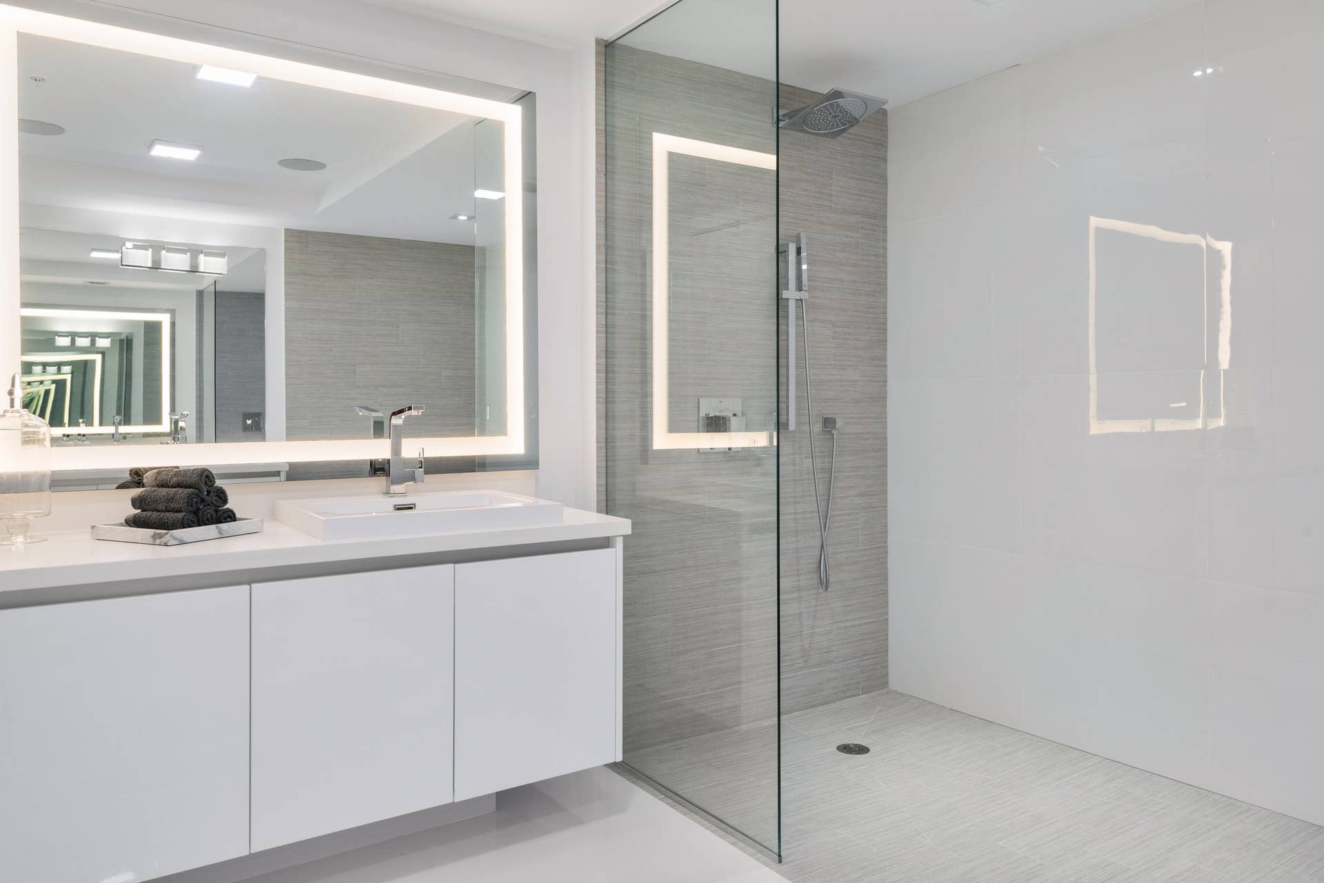 300 Sunny Isles Boulevard, #4-2408, Sunny Isles Beach, FL 33160 17_300SunnyIslesBlvd_Unit42408_13001_Pri