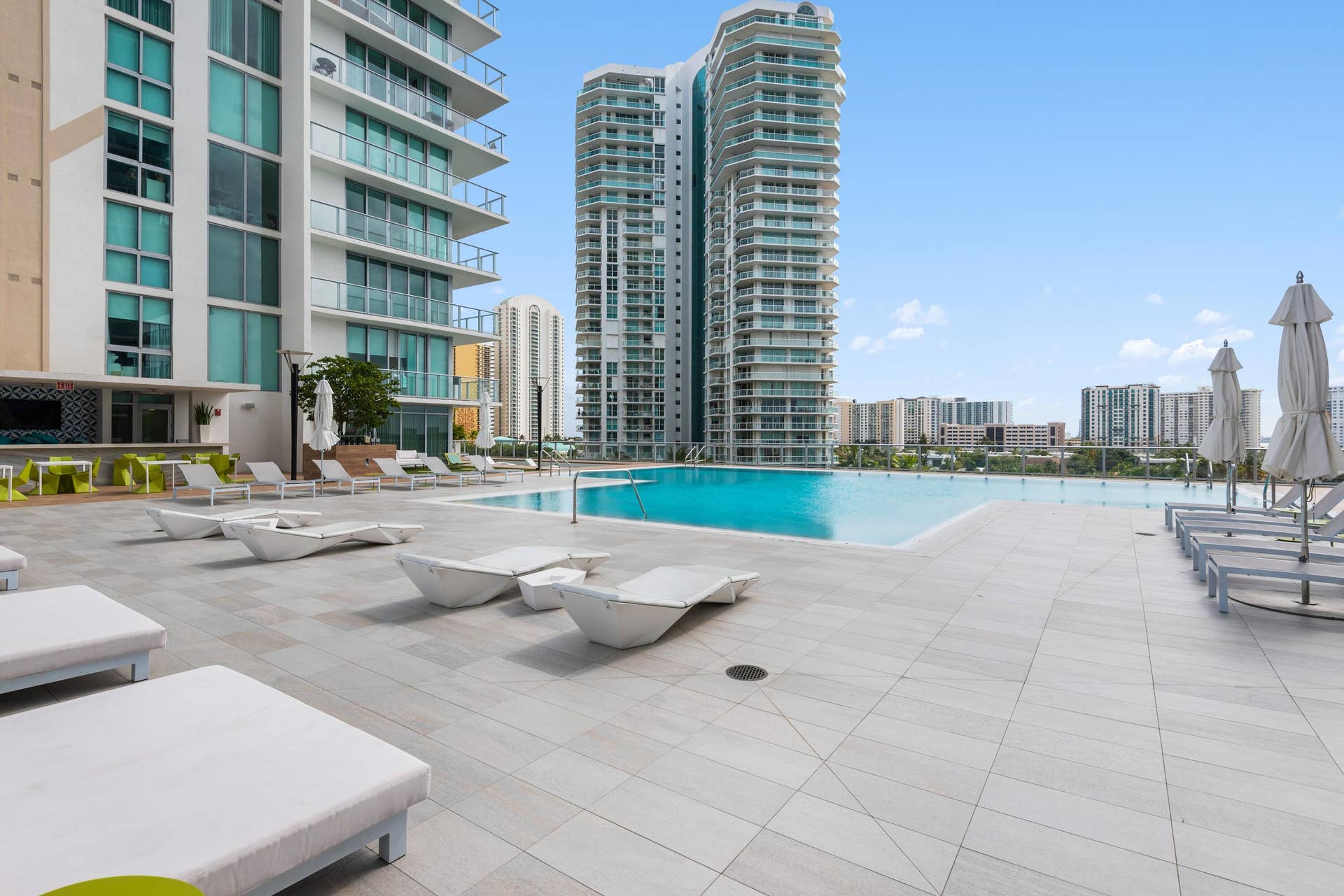 300 Sunny Isles Boulevard, #4-2408, Sunny Isles Beach, FL 33160 28_300SunnyIslesBlvd_Unit42408_29_Pool_H