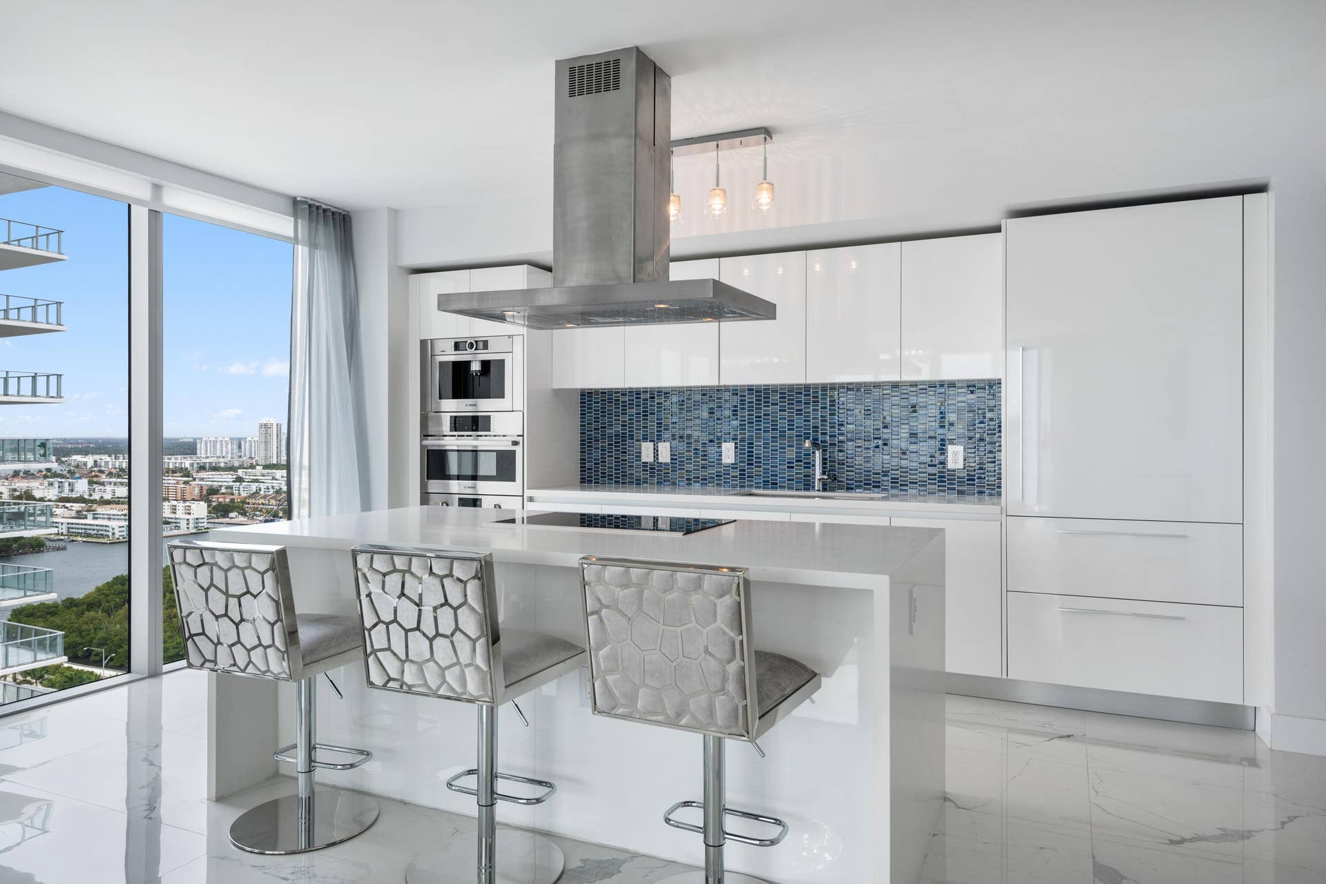 300 Sunny Isles Boulevard, #4-2408, Sunny Isles Beach, FL 33160 09_300SunnyIslesBlvd_Unit42408_5_Kitchen
