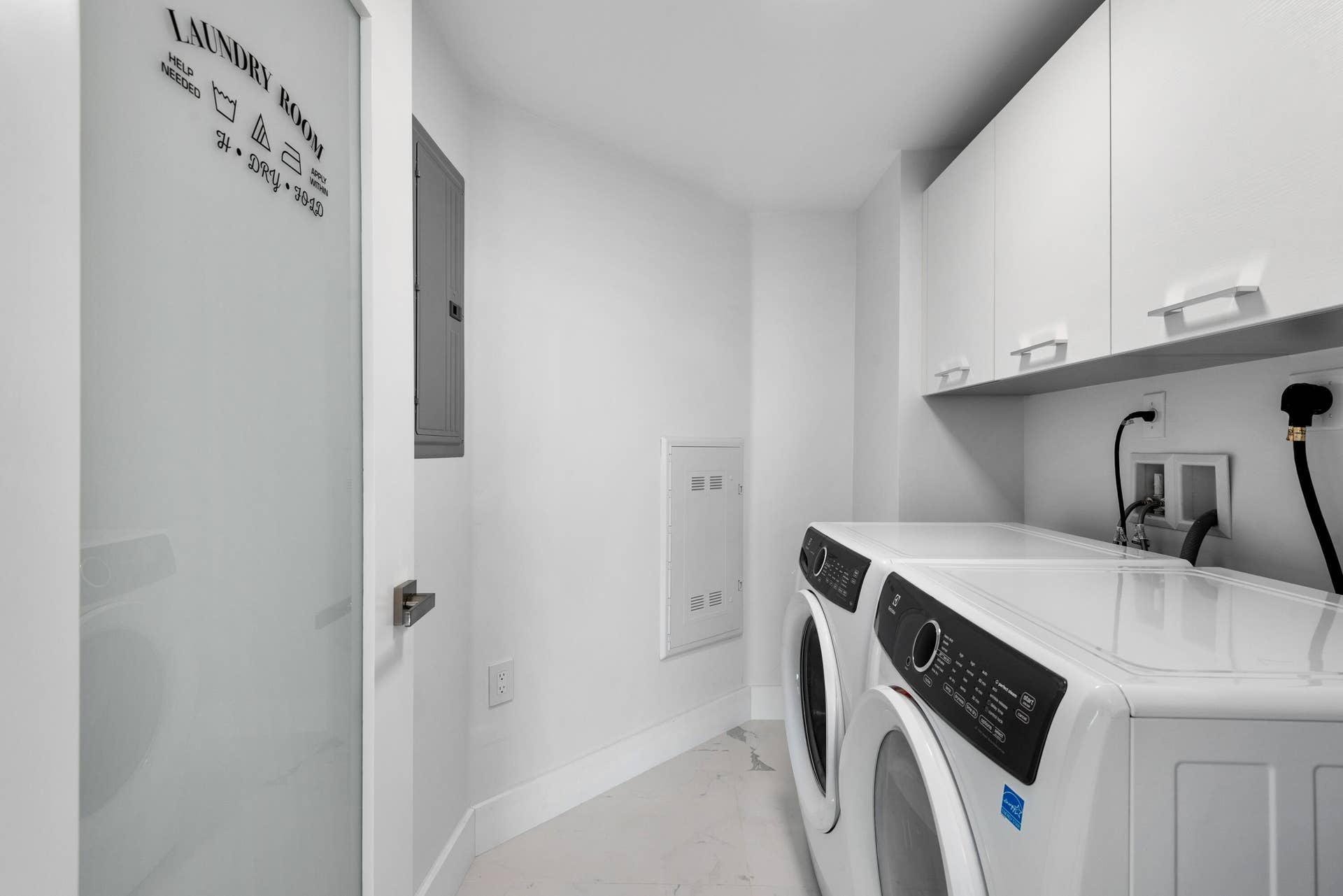 300 Sunny Isles Boulevard, #4-2408, Sunny Isles Beach, FL 33160 24_300SunnyIslesBlvd_Unit42408_350_Laund