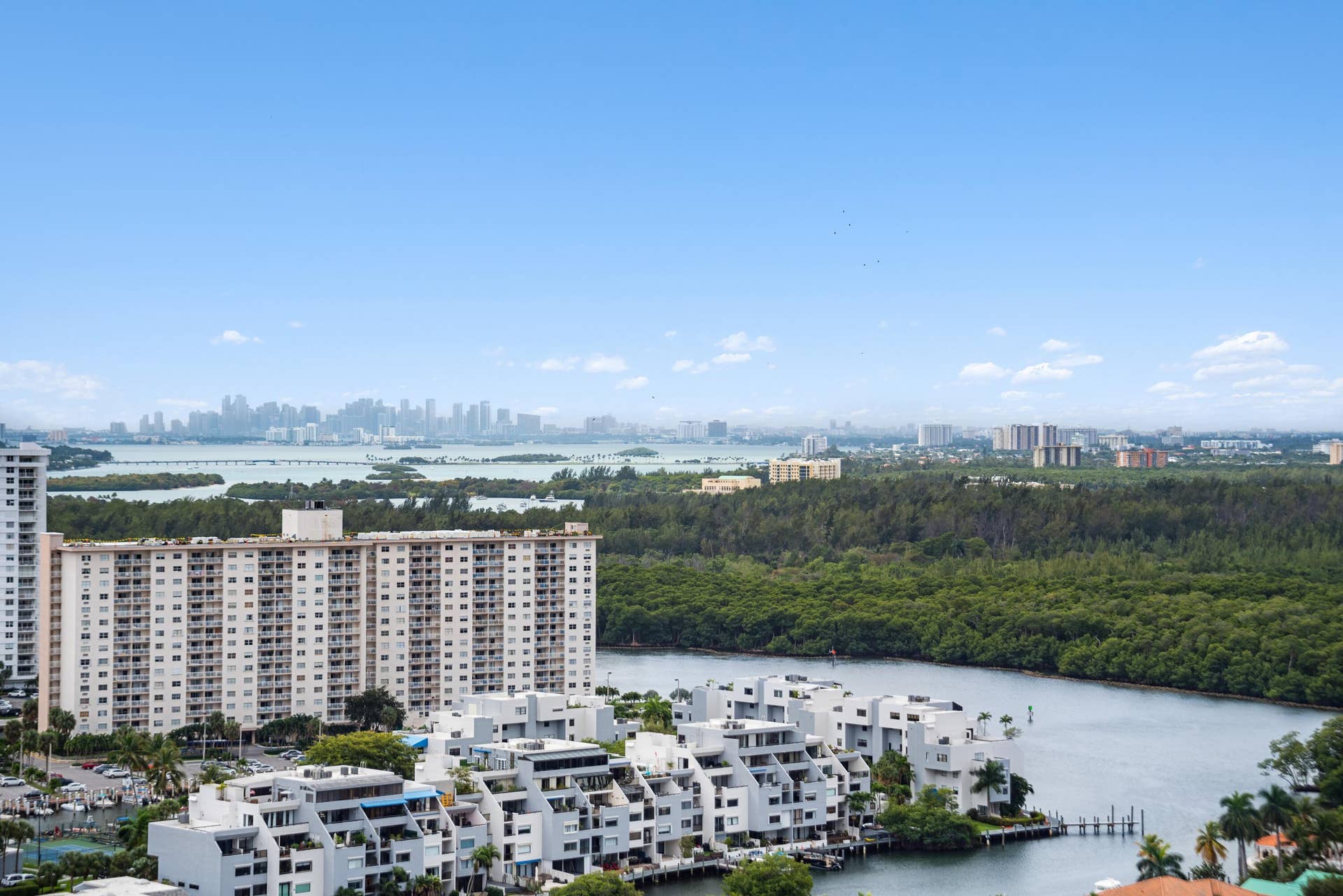 300 Sunny Isles Boulevard, #4-2408, Sunny Isles Beach, FL 33160 32_300SunnyIslesBlvd_Unit42408_14703_Vie