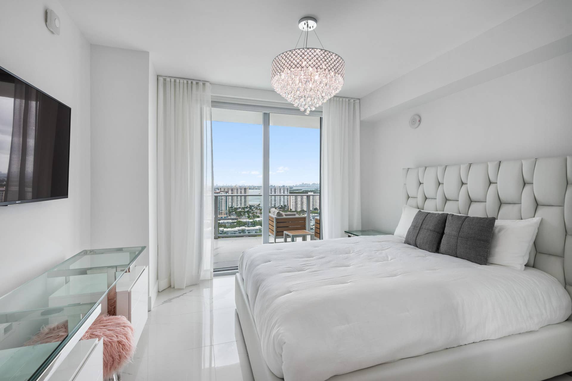 300 Sunny Isles Boulevard, #4-2408, Sunny Isles Beach, FL 33160 21_300SunnyIslesBlvd_Unit42408_153_2ndBe