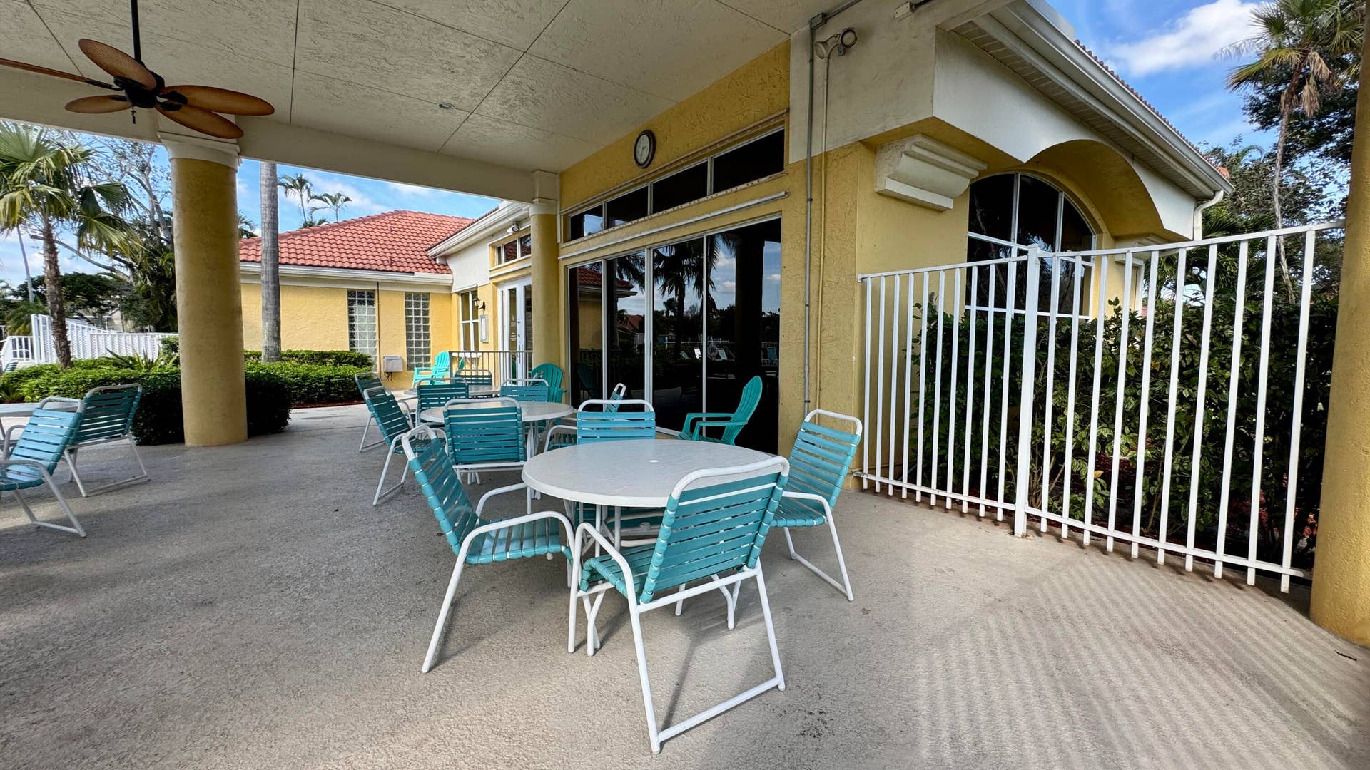 1019 Via Jardin, Riviera Beach, FL 33418 20250130215752056679000000-o
