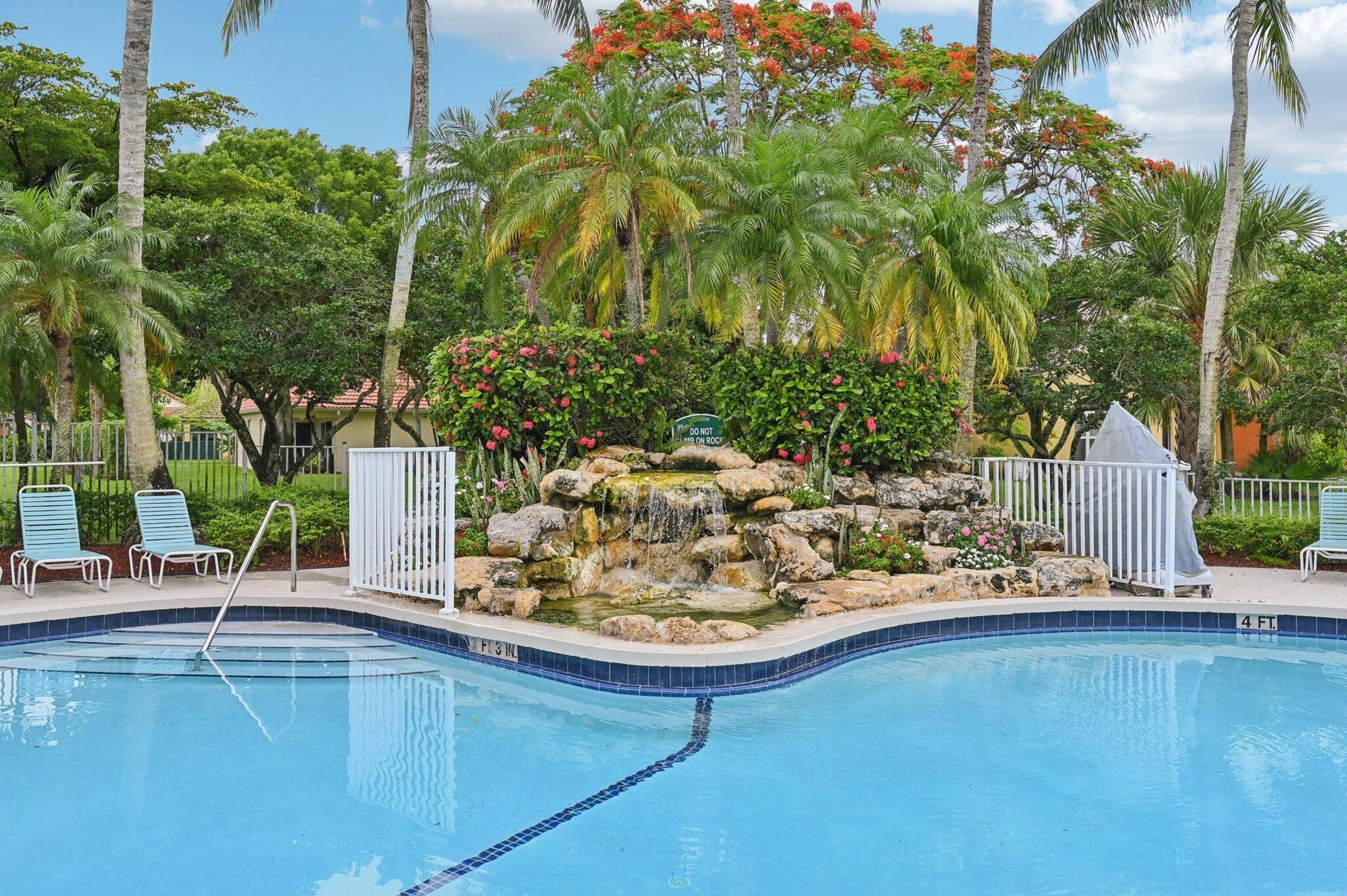1019 Via Jardin, Riviera Beach, FL 33418 20250612021755056287000000-o