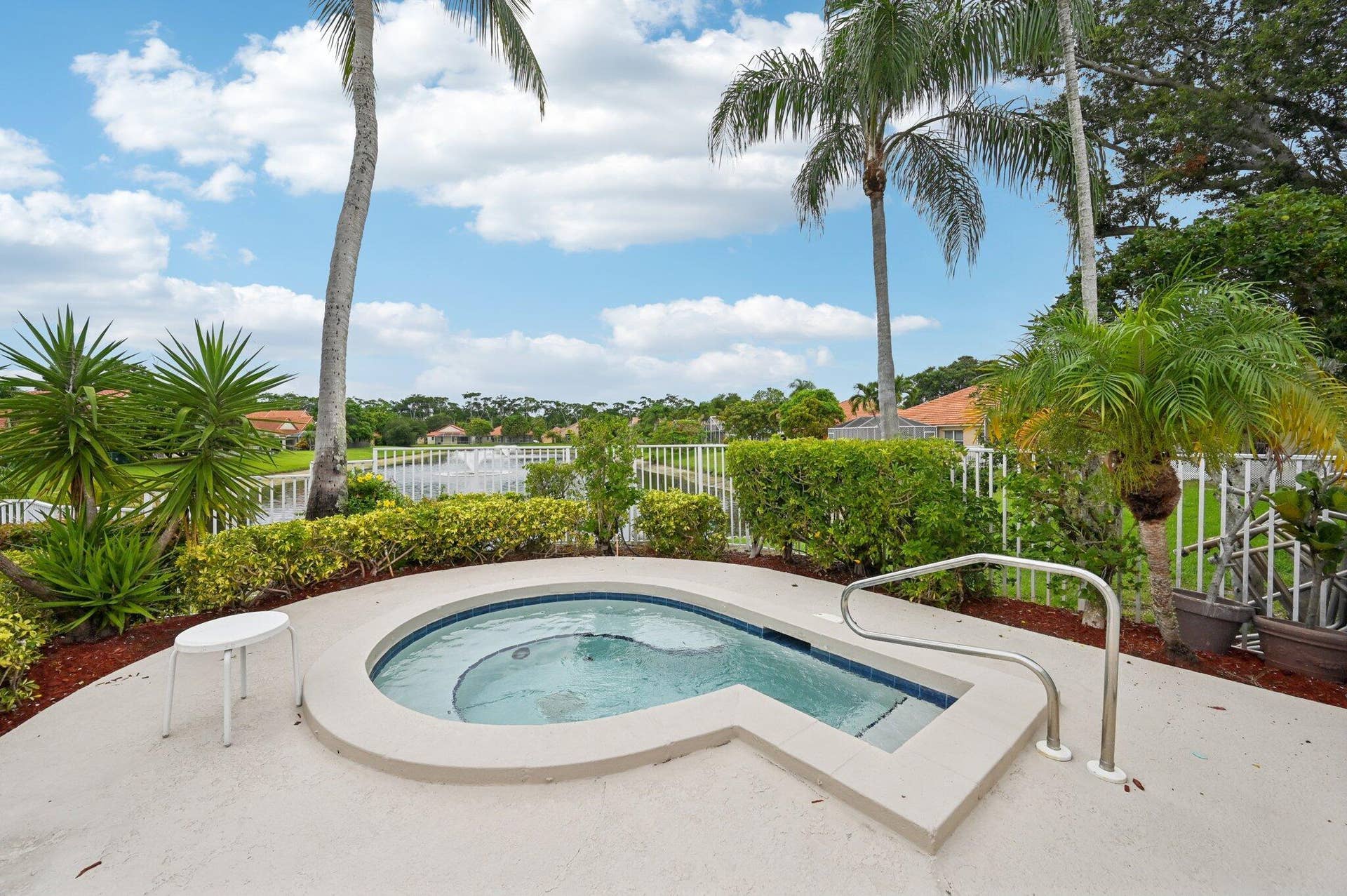 1019 Via Jardin, Riviera Beach, FL 33418 20250612021756074469000000-o