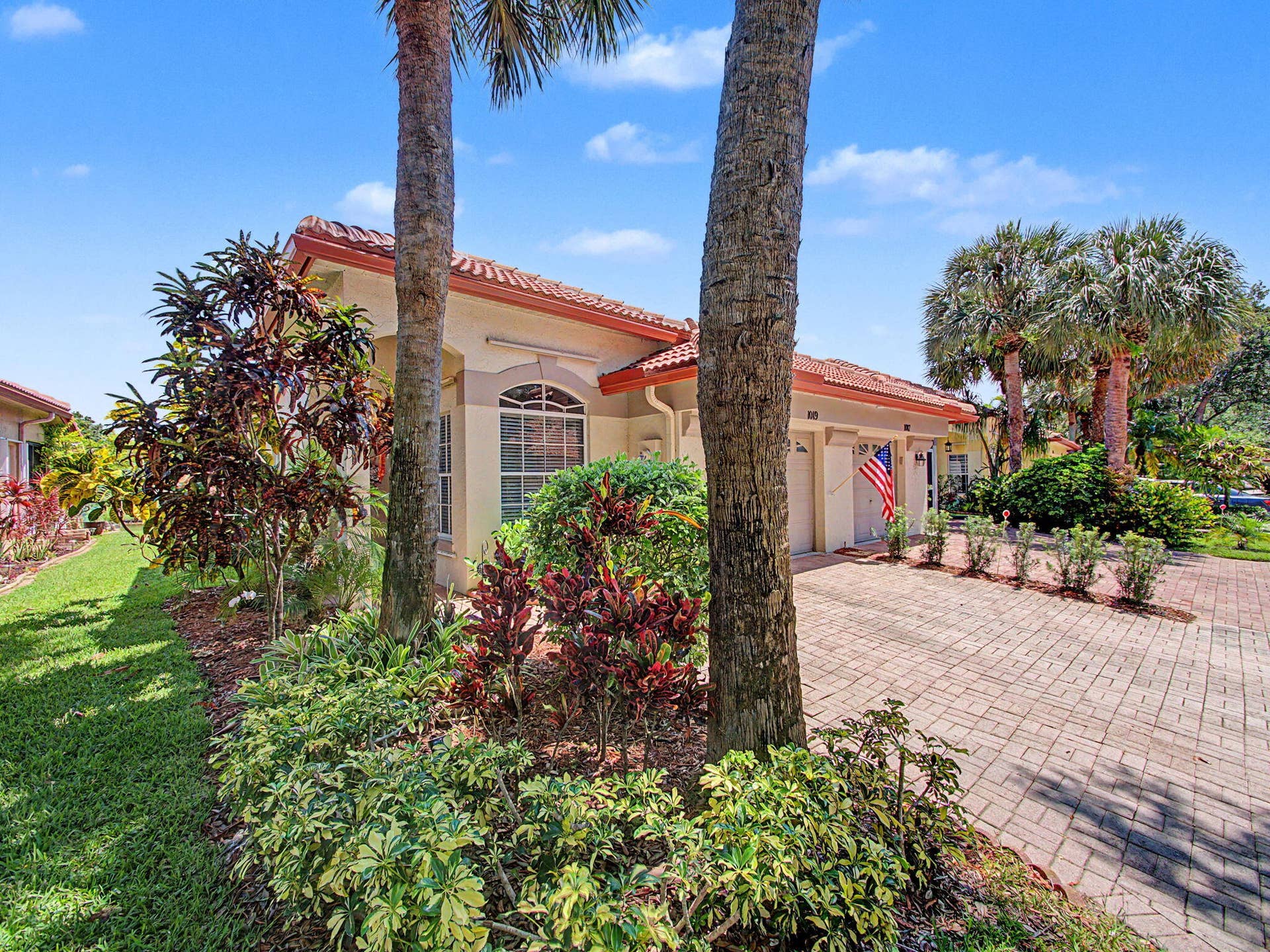 1019 Via Jardin, Riviera Beach, FL 33418 2-web-or-mls-002