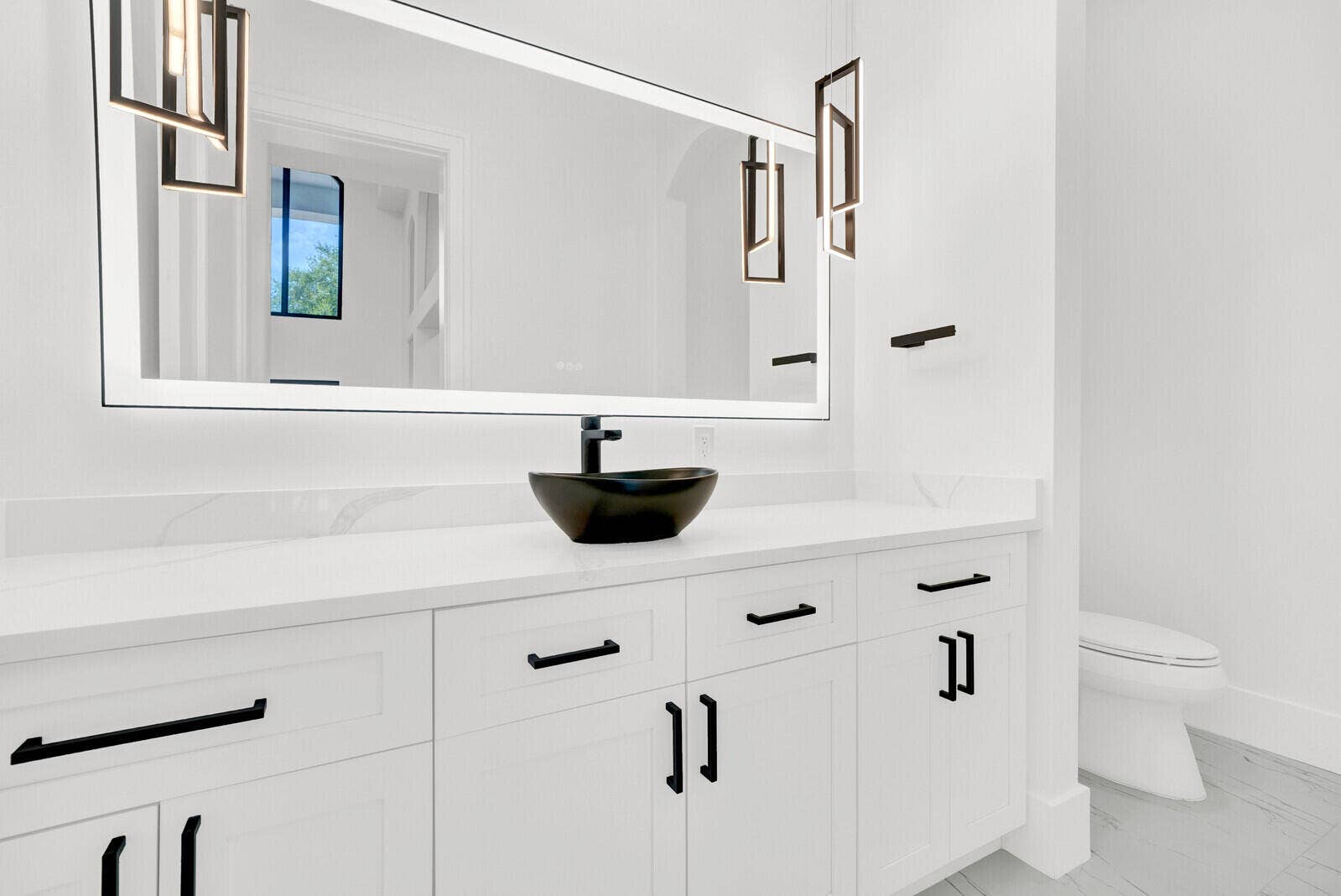 6041 NW 84th Terrace, Parkland, FL 33067 powder room