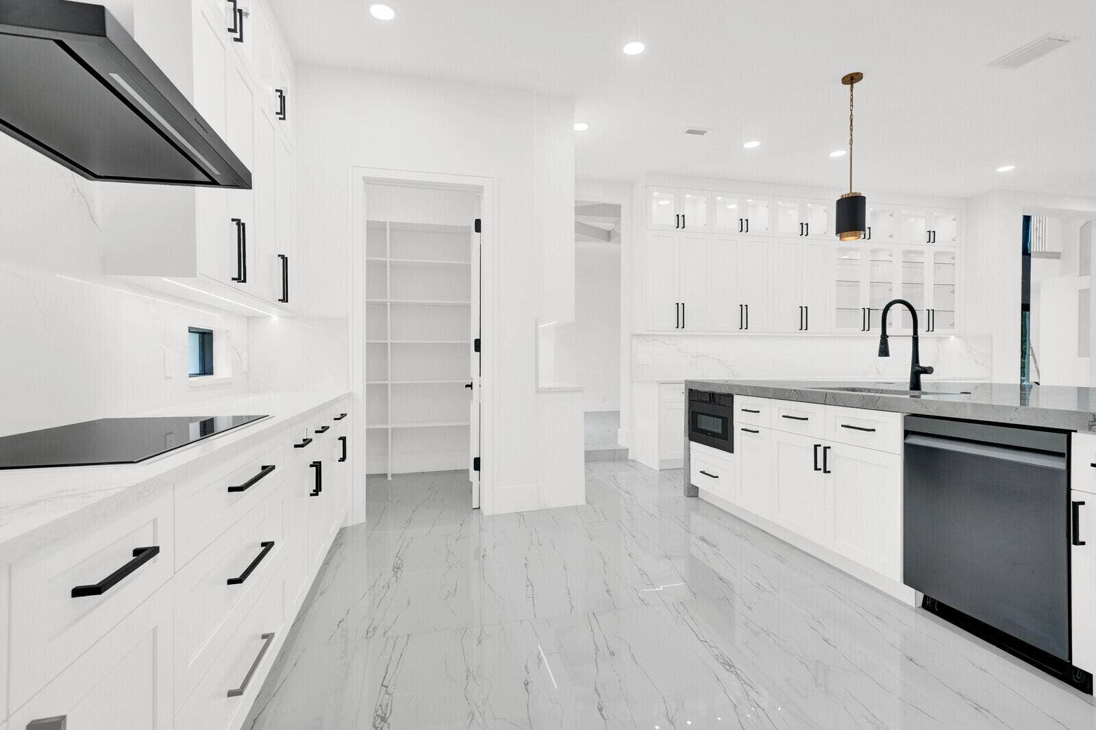 6041 NW 84th Terrace, Parkland, FL 33067 Kitchen
