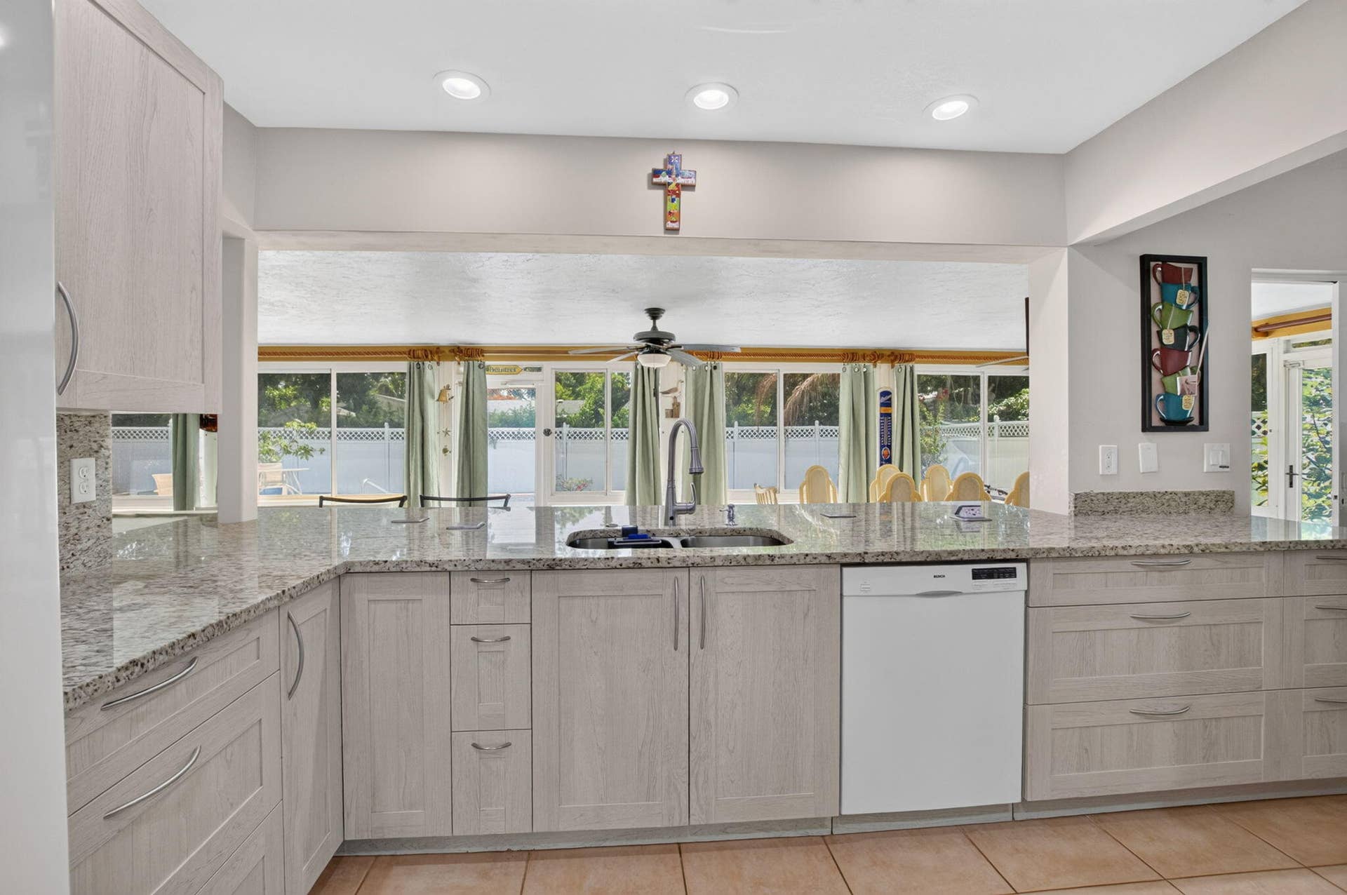 200 SW 7th Avenue, Boca Raton, FL 33486 Kitchen Overlooking Pool