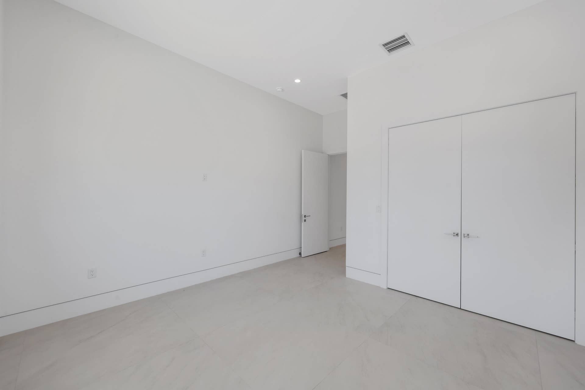 2612 NE 4TH Street, Pompano Beach, FL 33062 2612 Northeast 4th St - 83.jpg-FULL