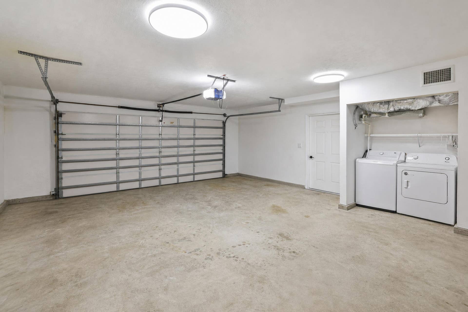 2-Car Garage