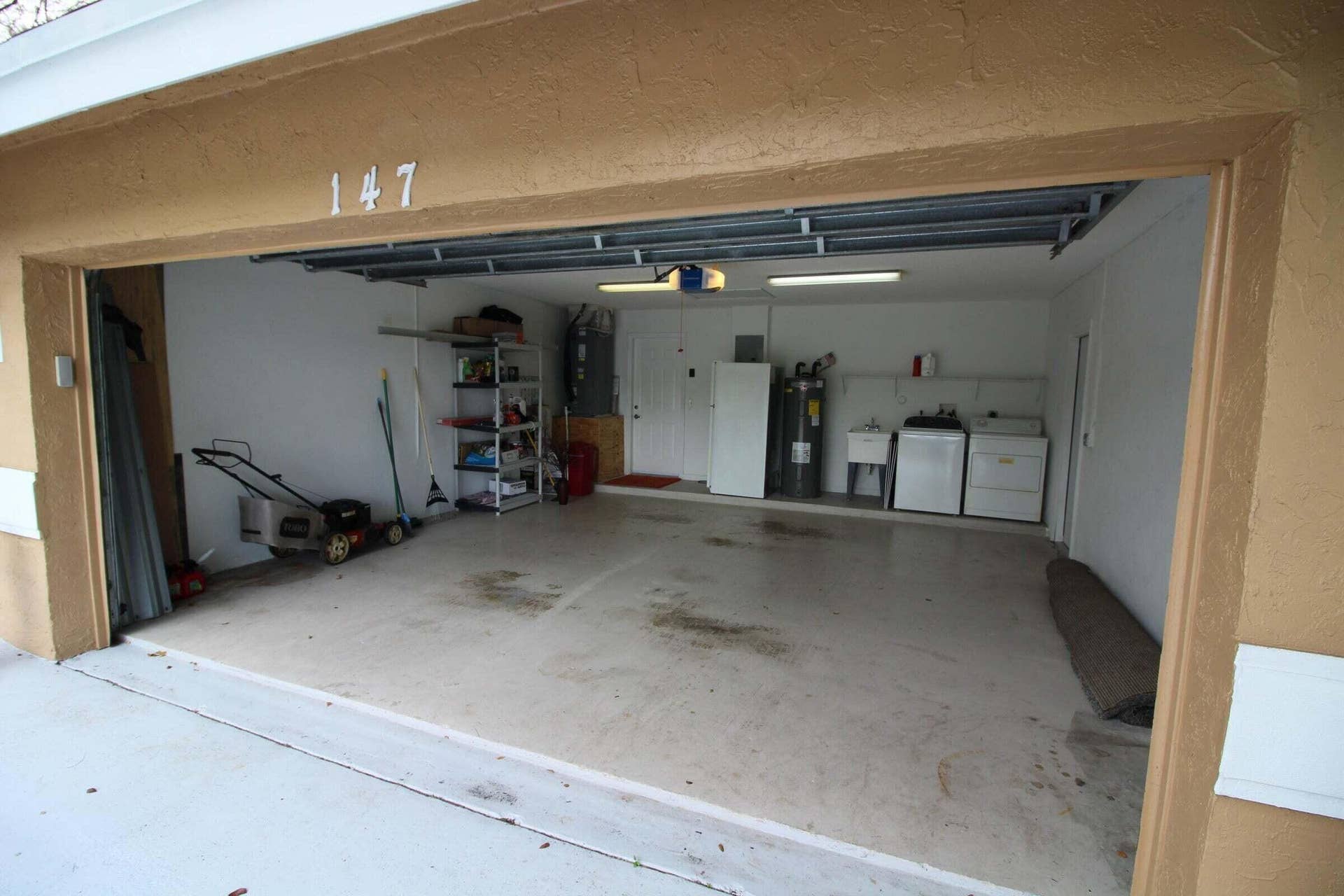 147 NW 10th Avenue, Delray Beach, FL 33444 147 garage