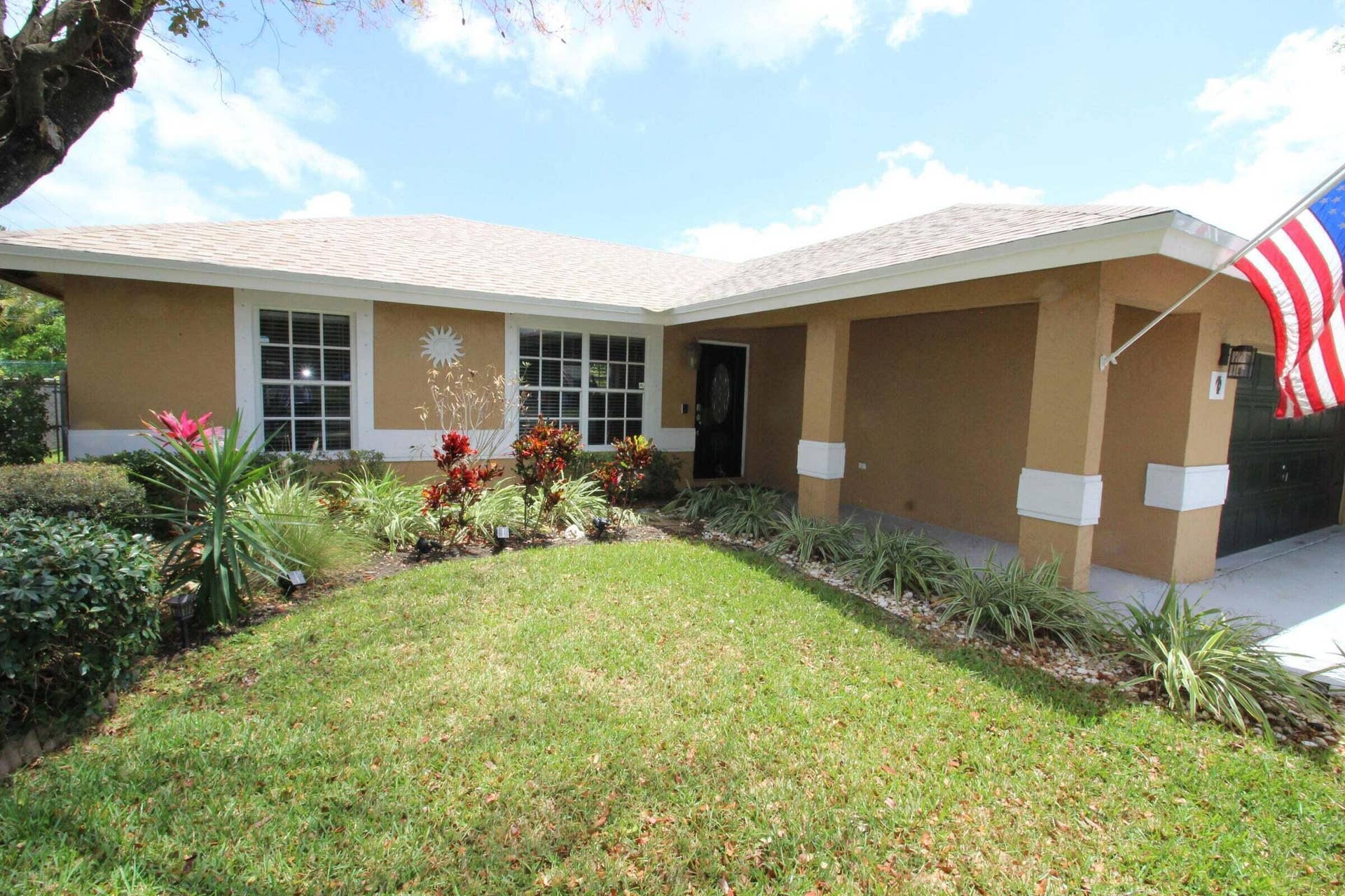 147 NW 10th Avenue, Delray Beach, FL 33444 147 front
