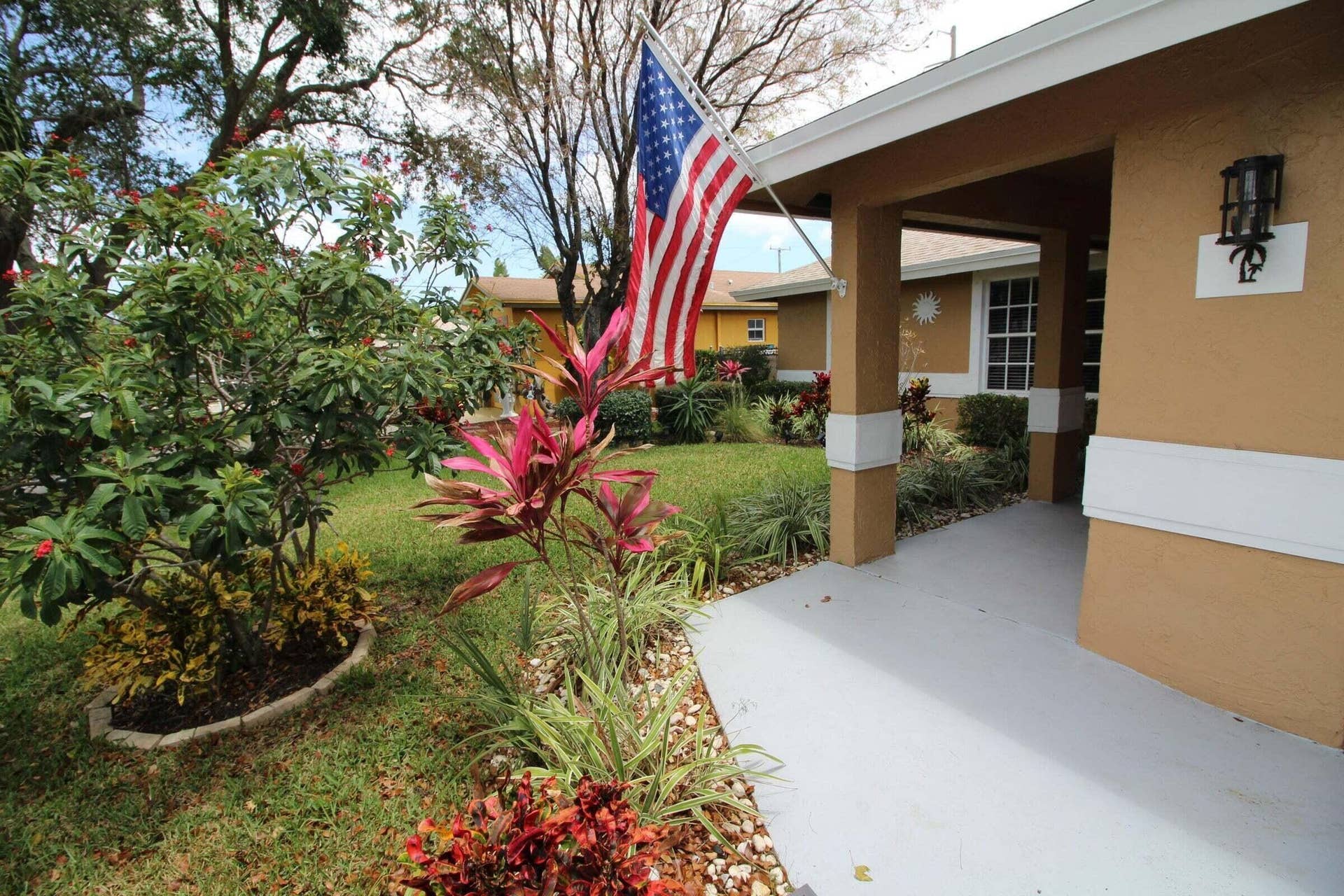 147 NW 10th Avenue, Delray Beach, FL 33444 147 front 4