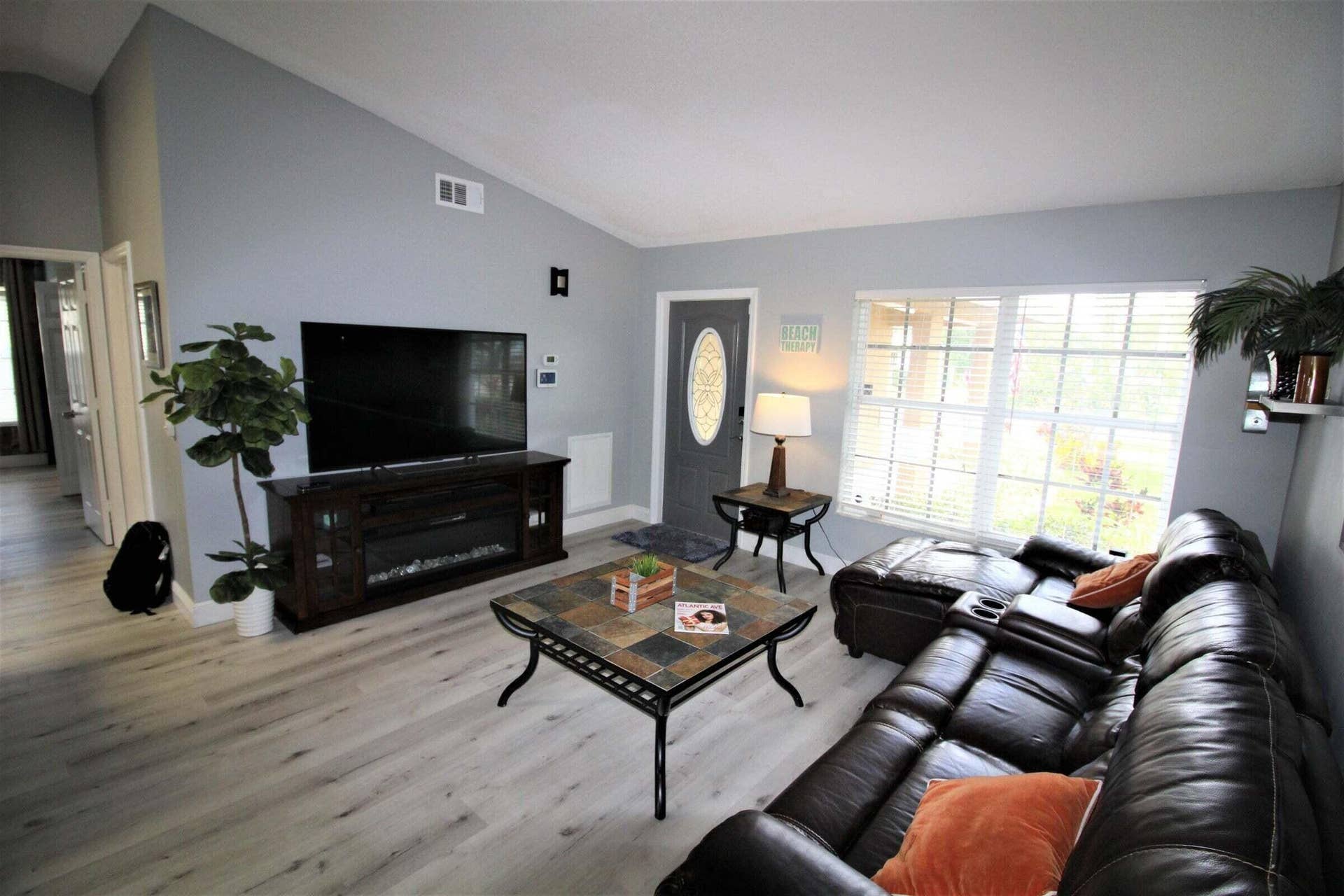 147 NW 10th Avenue, Delray Beach, FL 33444 147 living room 2