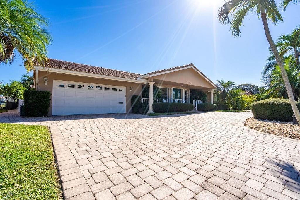 3920 NE 27TH Avenue, Lighthouse Point, Lighthouse Point, FL 33064 Photo 2