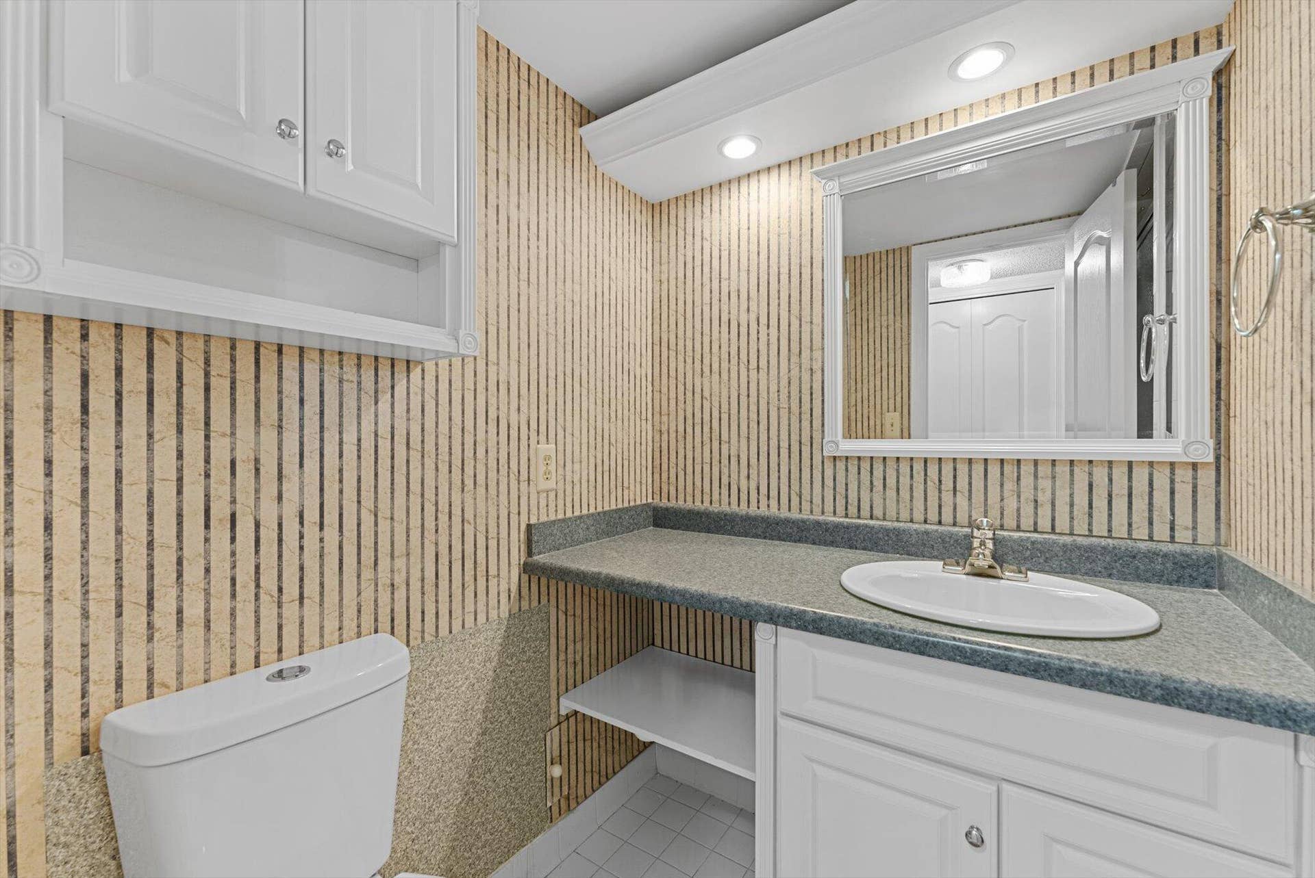 3540 S Ocean Boulevard, #604, South Palm Beach, FL 33480 3540 S Ocean Blvd #604 - Bathroom 2
