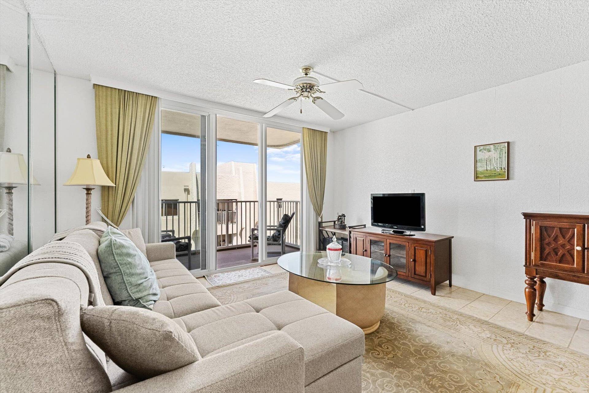 3540 S Ocean Boulevard, #604, South Palm Beach, FL 33480 3540 S Ocean Blvd #604 - Living Room