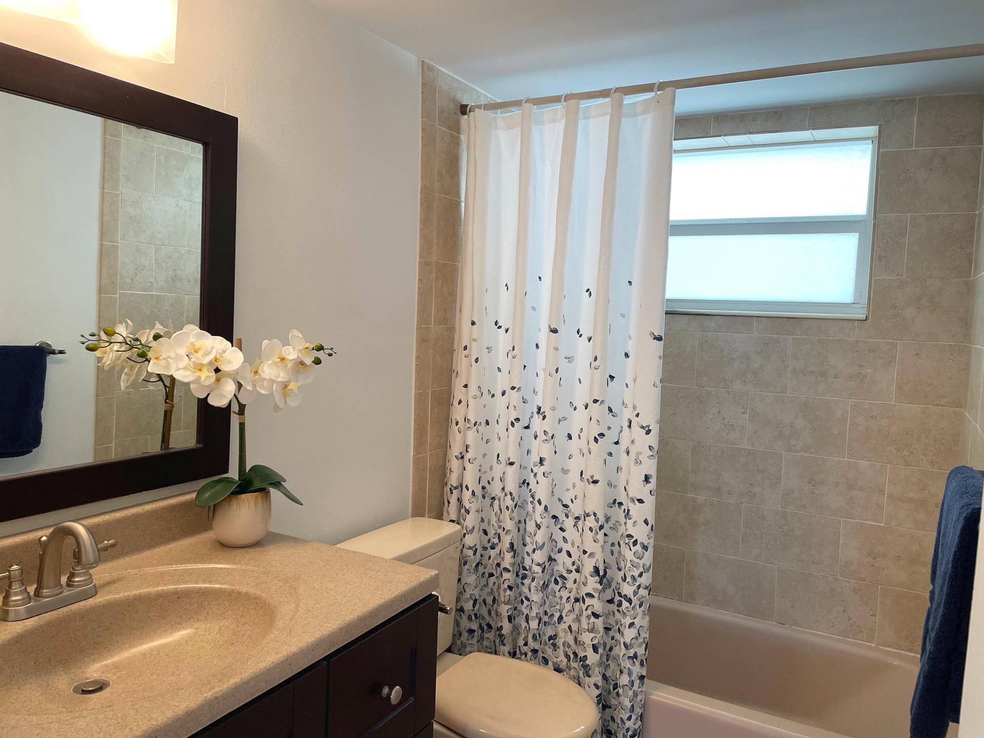 37 Yacht Club Drive, #303, North Palm Beach, FL 33408 Master Bath