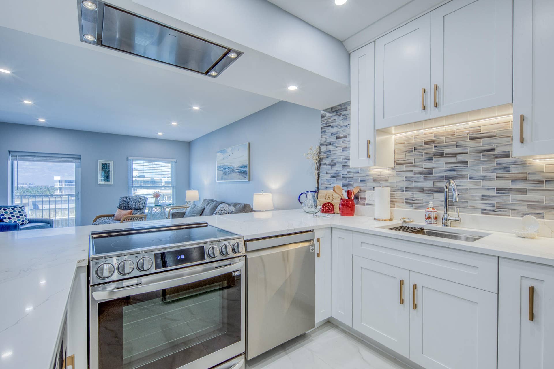 3230 S OCEAN Boulevard, #E609, Palm Beach, Palm Beach, FL 33480 4R7A5619_hdr