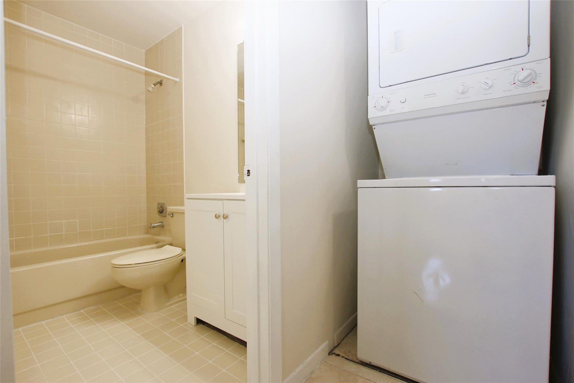 5200 NW 31st Avenue, #96, Fort Lauderdale, FL 33309 Washer & Dryer in unit