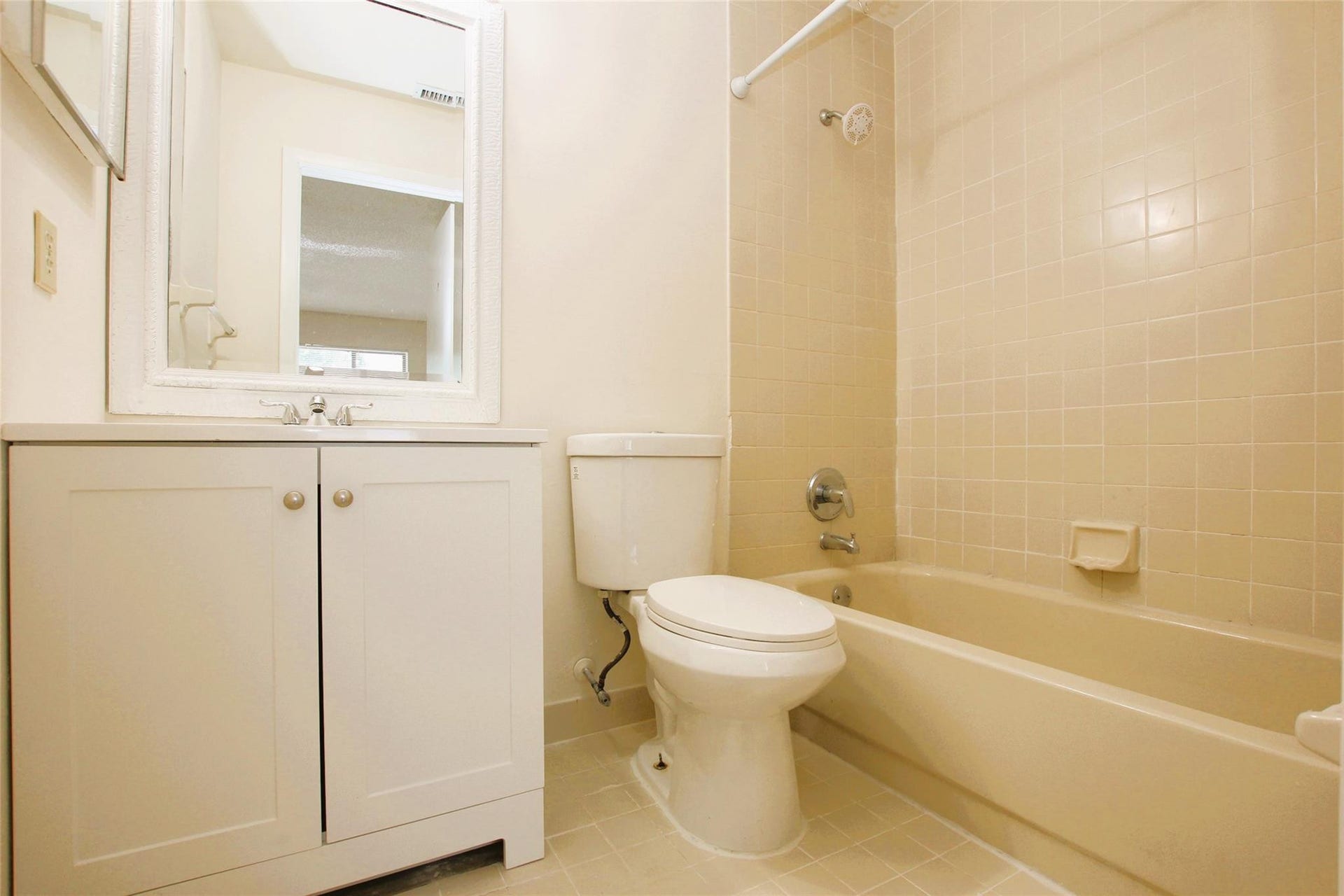 5200 NW 31st Avenue, #96, Fort Lauderdale, FL 33309 Master Bathroom