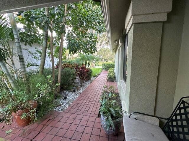 150 CAPE POINTE ENTRY WALKWAY