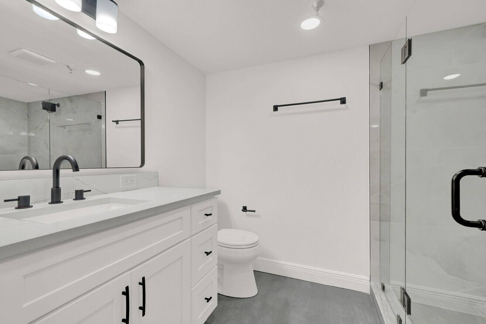 9165 SW 14th Street, #1204, Boca Raton, FL 33428 Primary Bathroom