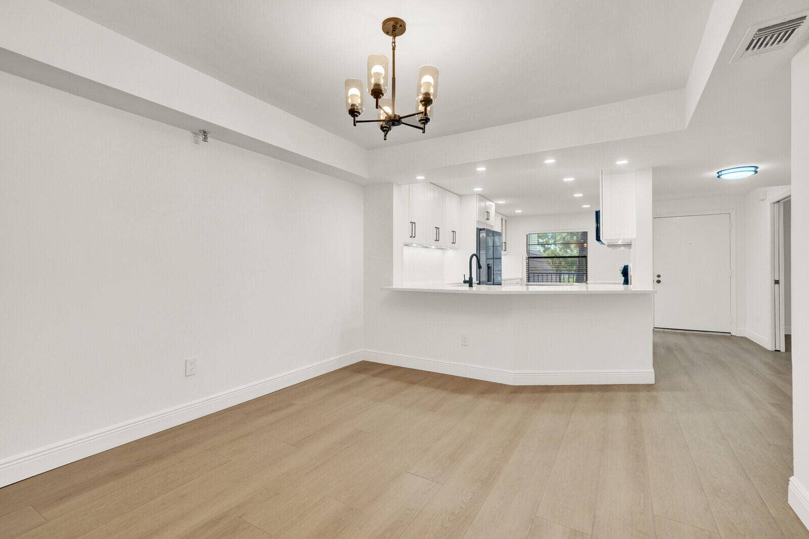 9165 SW 14th Street, #1204, Boca Raton, FL 33428 Living Room