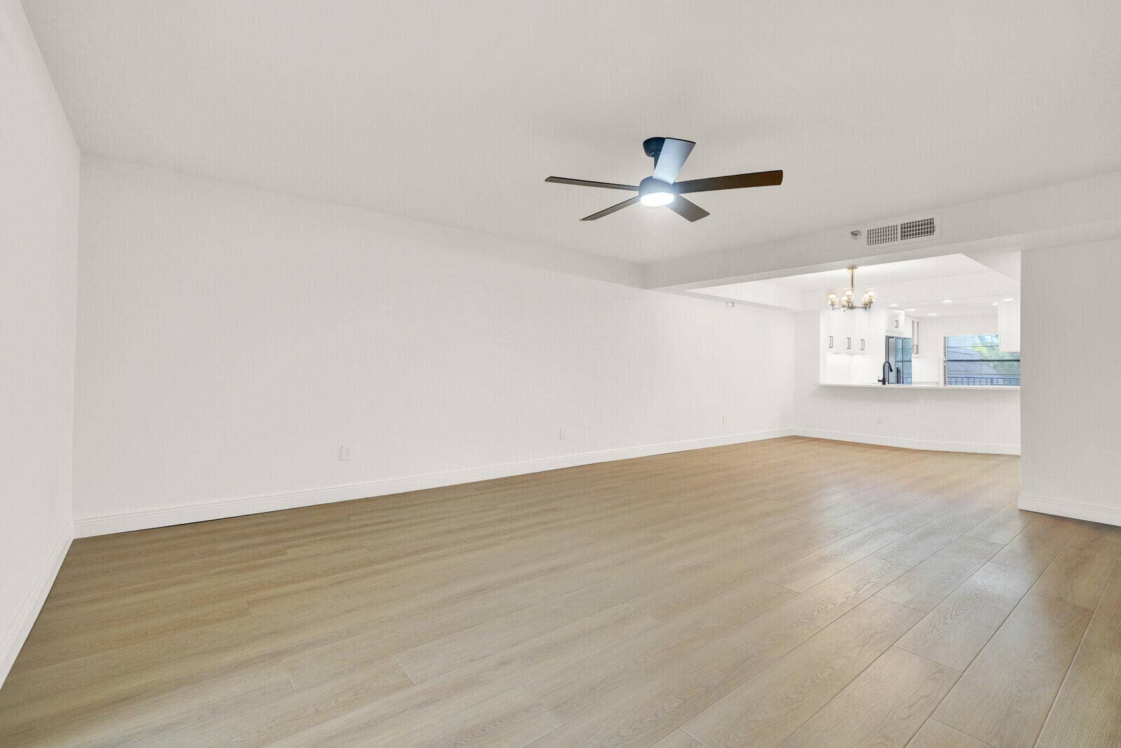 9165 SW 14th Street, #1204, Boca Raton, FL 33428 Living Room