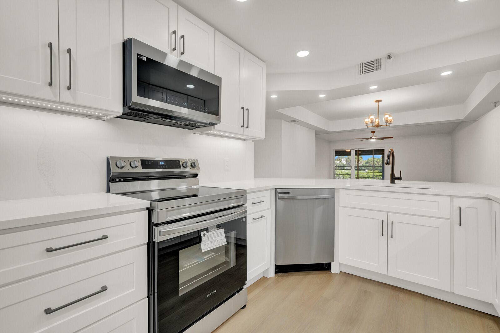 9165 SW 14th Street, #1204, Boca Raton, FL 33428 Kitchen