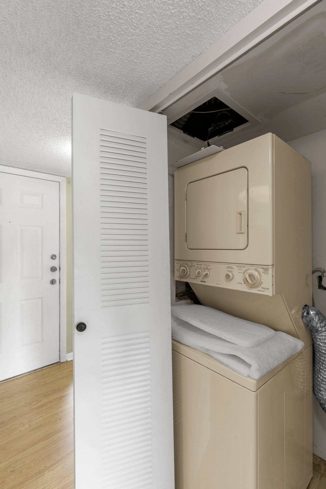 Washer and dryer in UNIT!