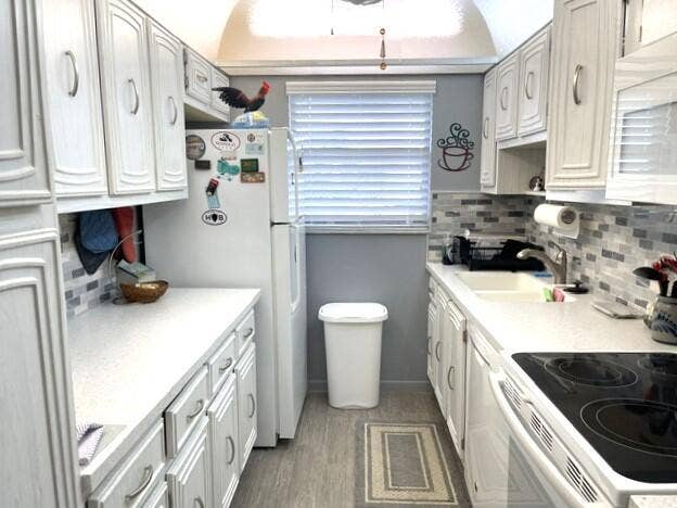 237 HIGH POINT Court W, #A, Delray Beach, FL 33445 Bright galley kitchen