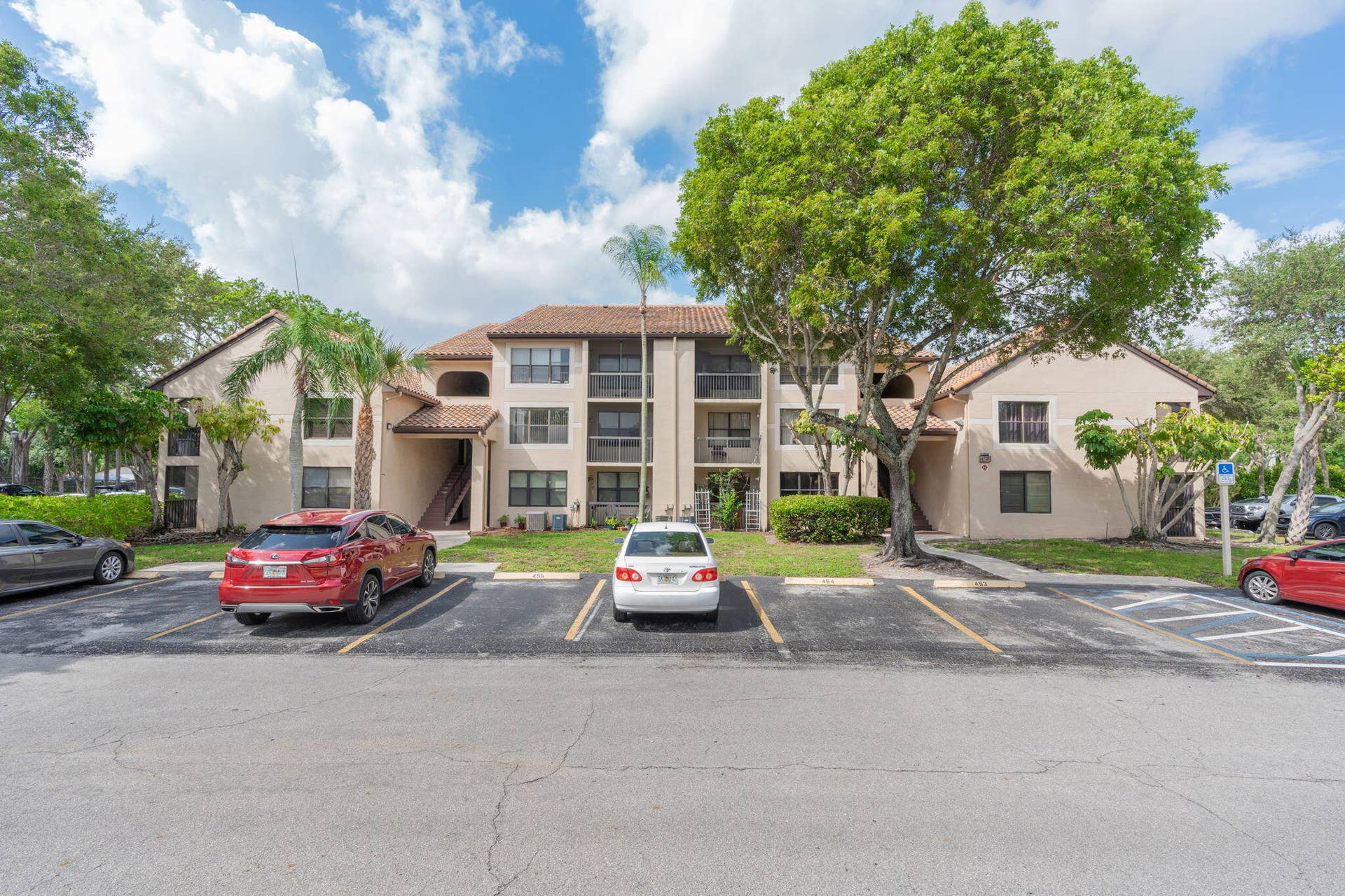 1-web-or-mls-4541 W McNab Rd 17 Pompano