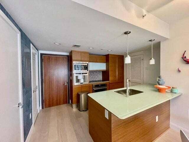 Property photo for 5875 COLLINS Avenue, #1606, Miami Beach, FL