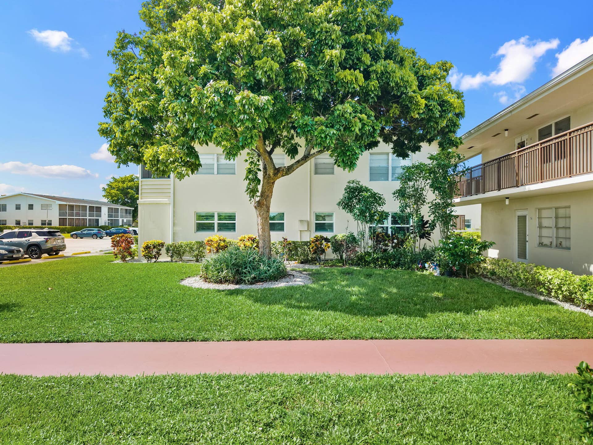 135 ANDOVER F, West Palm Beach, FL 33417 View from Side
