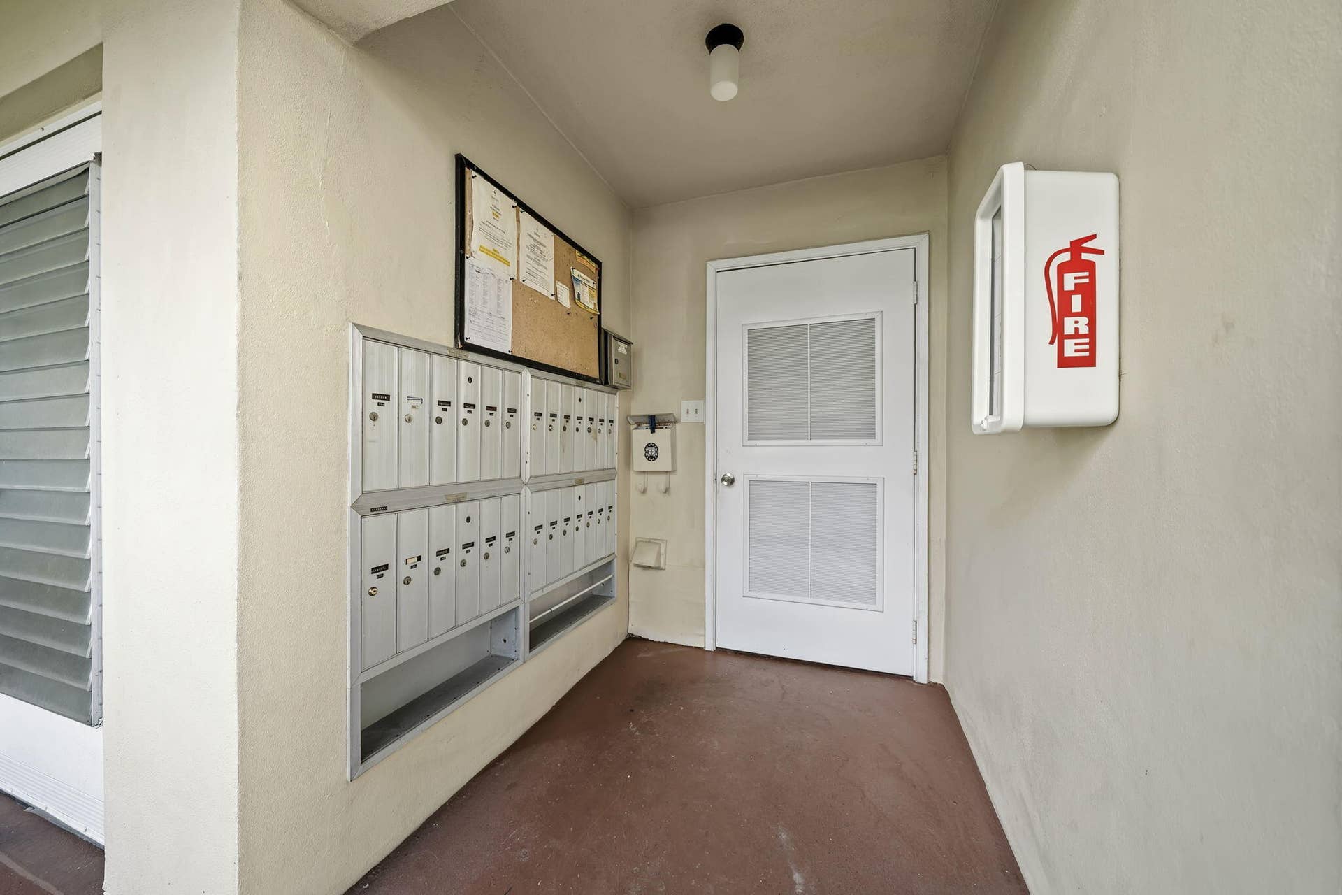 135 ANDOVER F, West Palm Beach, FL 33417 Mailboxes