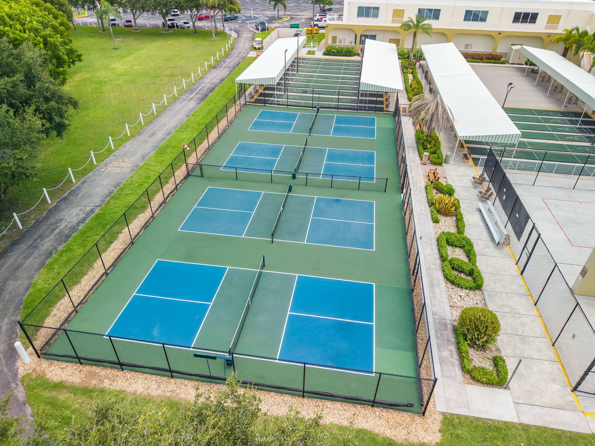 135 ANDOVER F, West Palm Beach, FL 33417 Pickleball/Shuffleboard/Racquetball Area