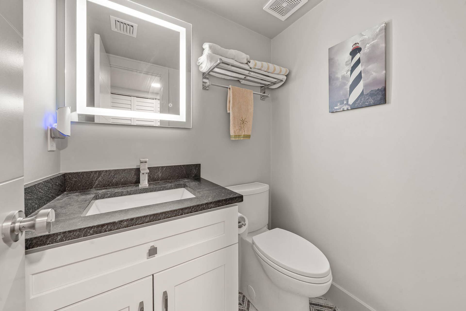 135 ANDOVER F, West Palm Beach, FL 33417 Guest Bathroom