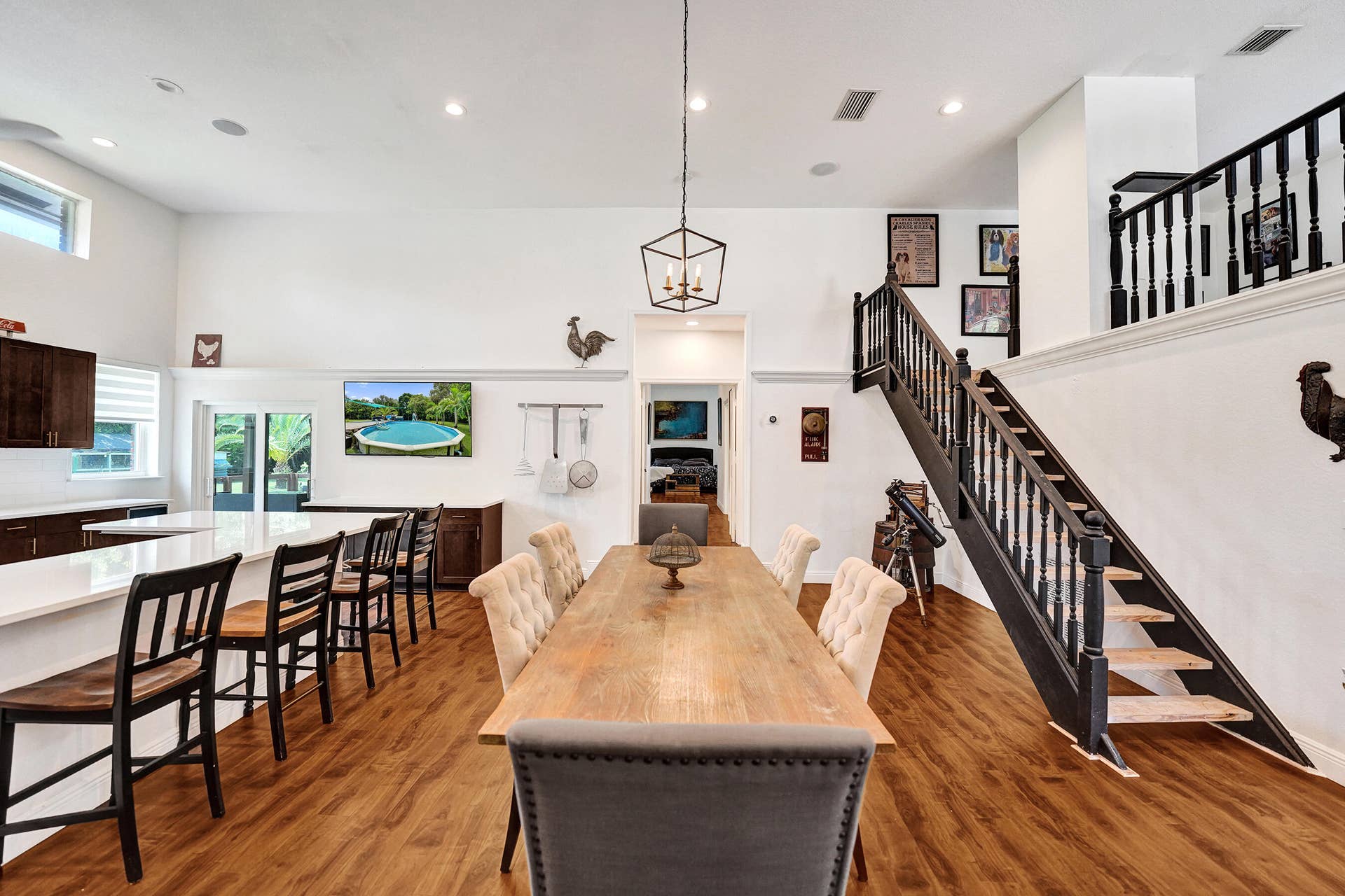 Eat in kitchen with dining area