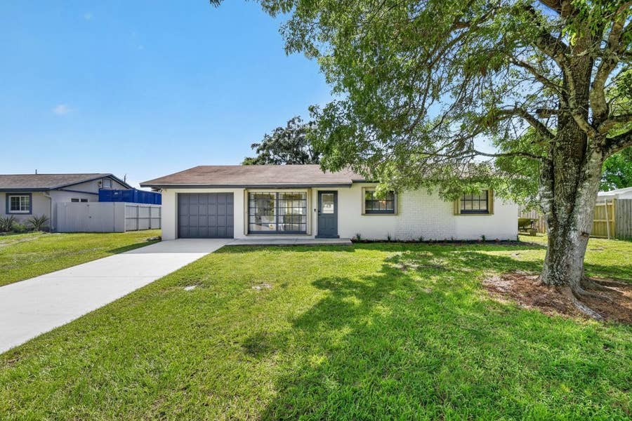 Property photo for 432 W Shadyside Circle, West Palm Beach, FL