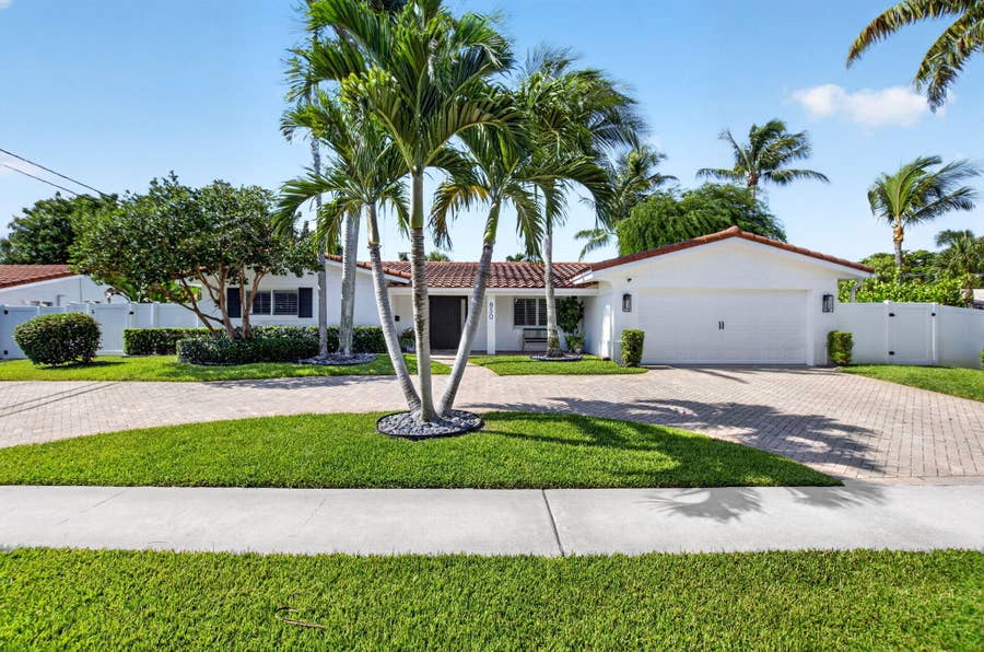 Property photo for 850 SW 4th Street, Boca Raton, FL