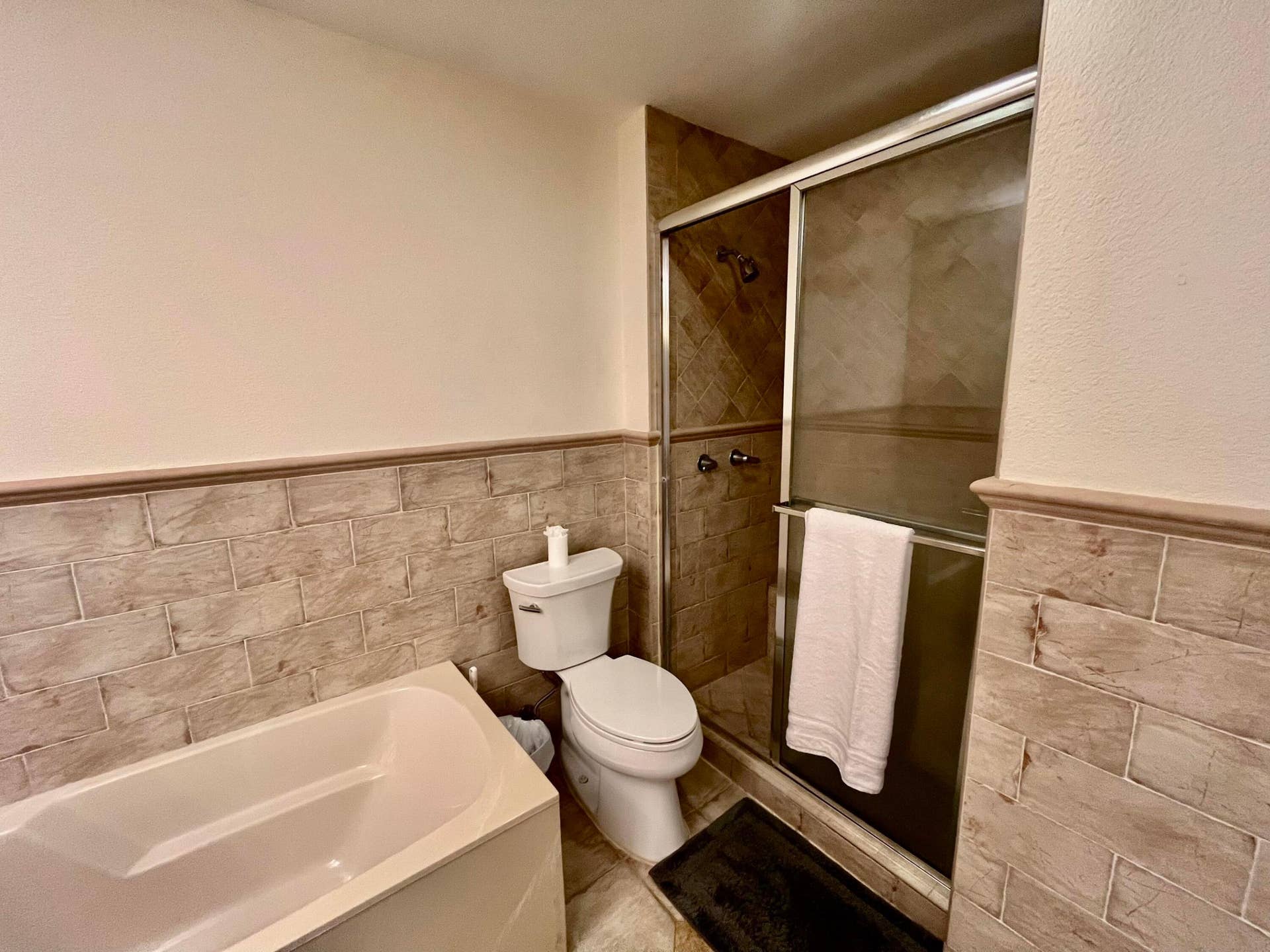370 GOLFVIEW Road, #302, North Palm Beach, North Palm Beach, FL 33408 Master Bathroom