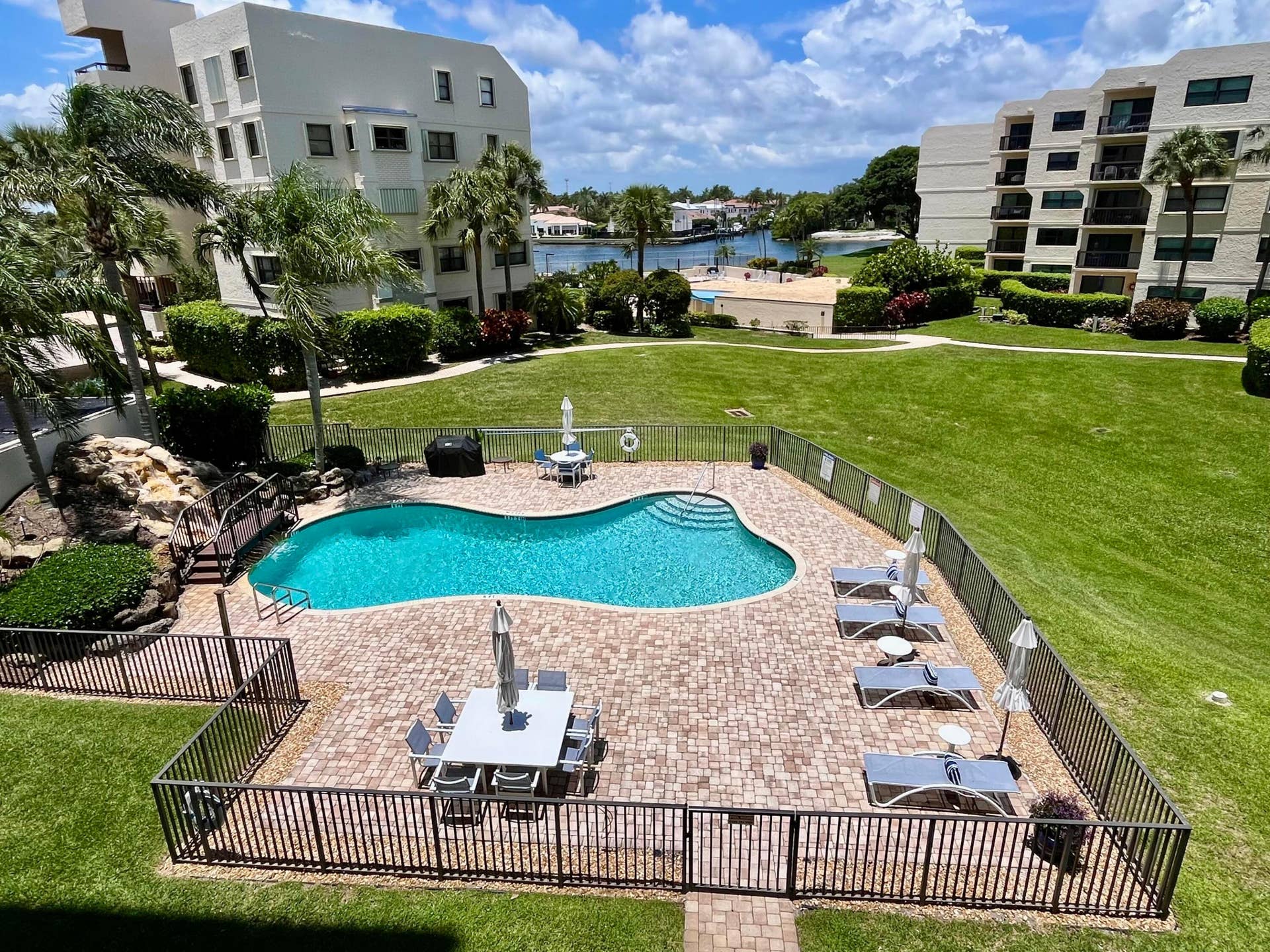 370 GOLFVIEW Road, #302, North Palm Beach, North Palm Beach, FL 33408 Pool